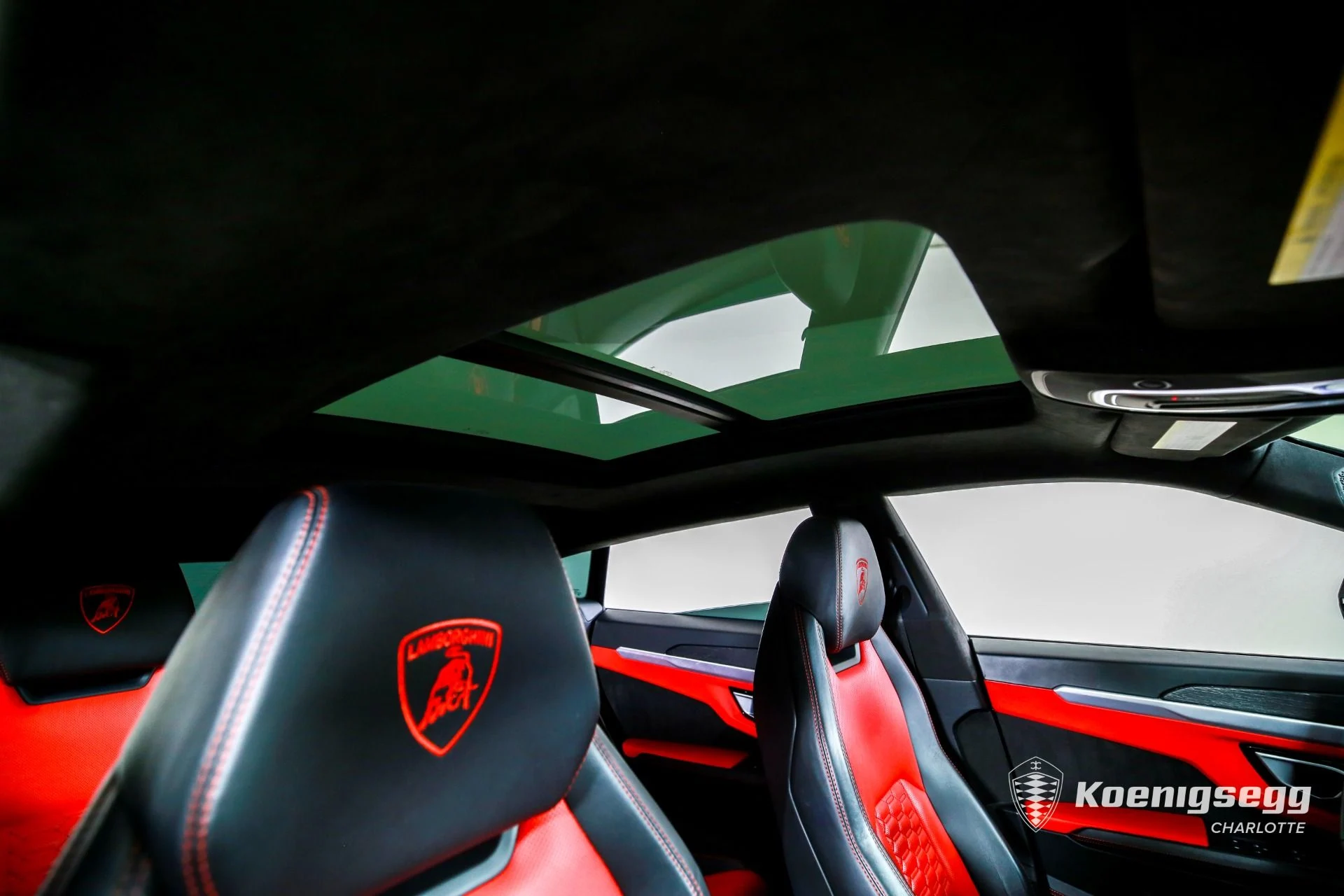 mph029_2638020203_Used_2019_Lamborghini_Urus_1760976119_3abd34006b