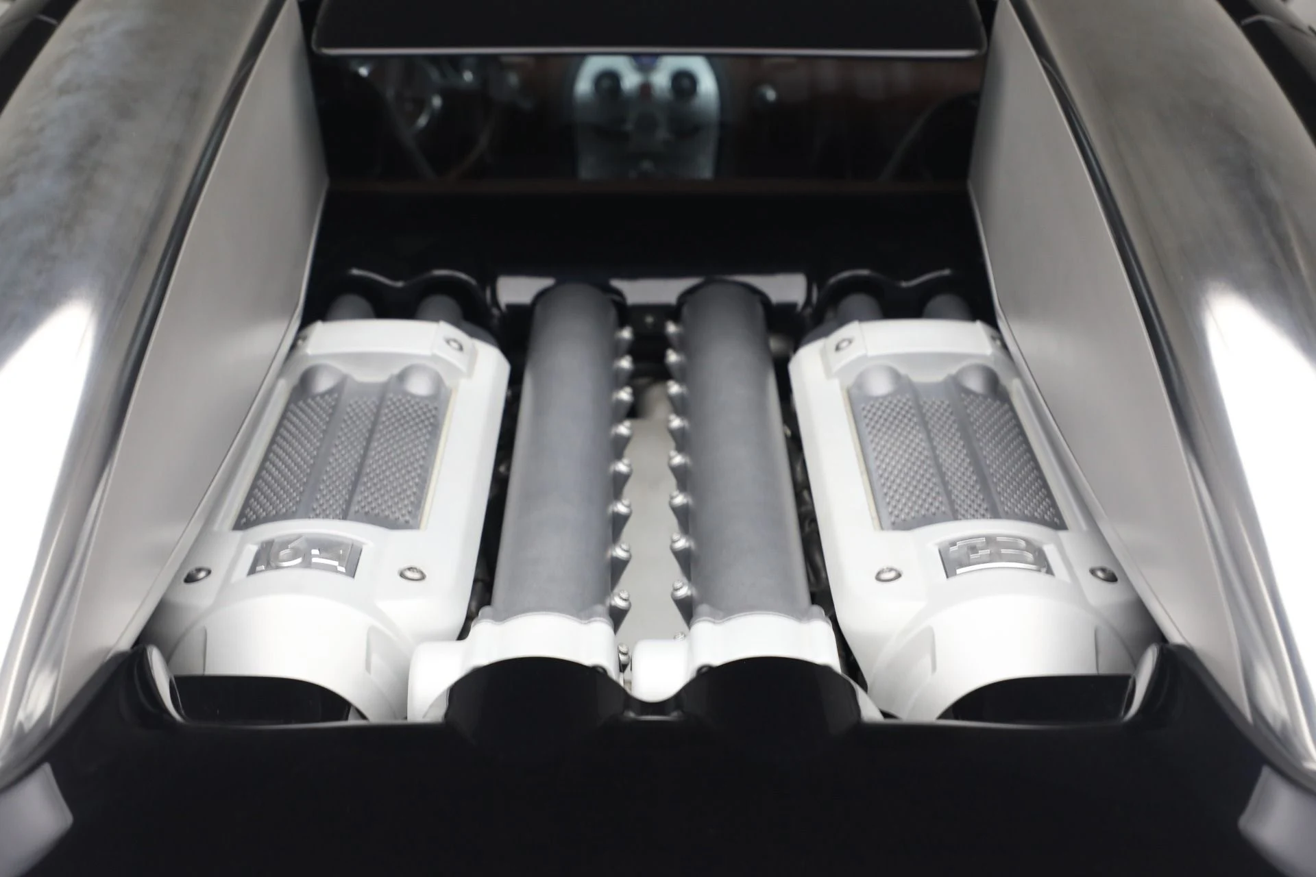 mph029_2640716301_Used_2006_Bugatti_Veyron_164_34ee5eb772