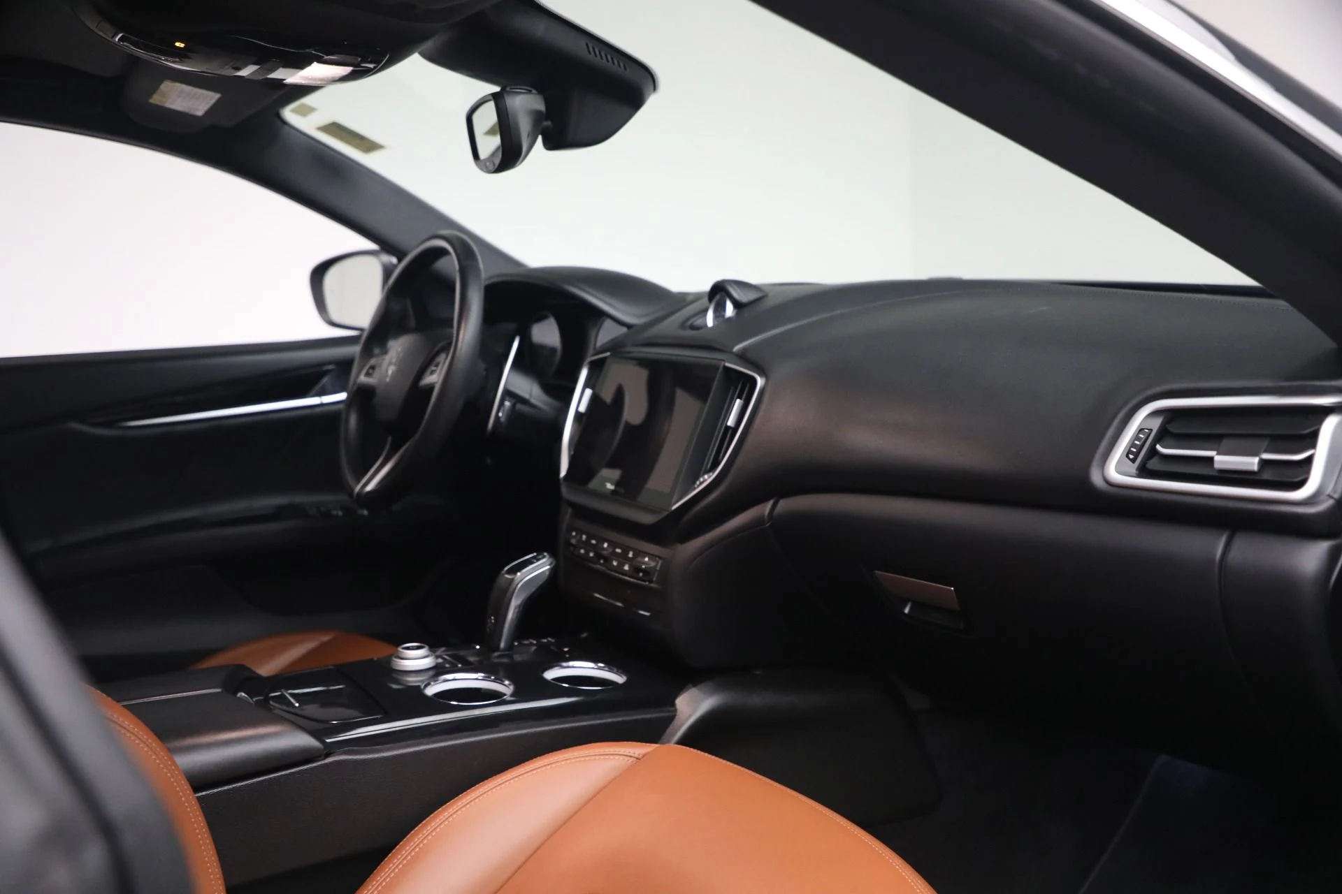 mph029_2641475819_Used_2023_Maserati_Ghibli_Modena_Q4_1773409122_51f489a801