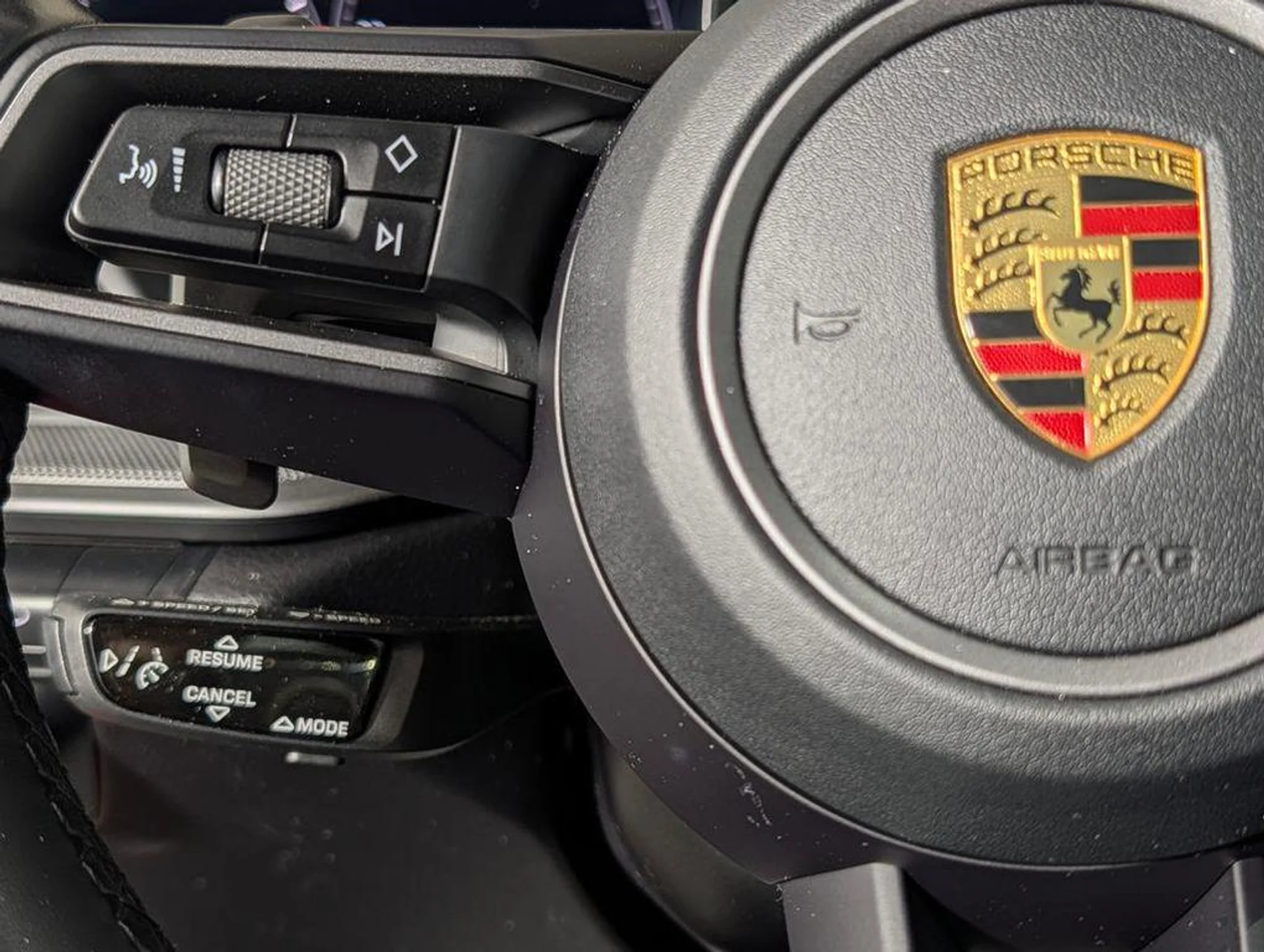 mph029_264396752_X_7_Ym_FI_Hk_V2_W_Chf_S_Gt_Ps_Gh_W0j_Xk_fe1d45f6dd