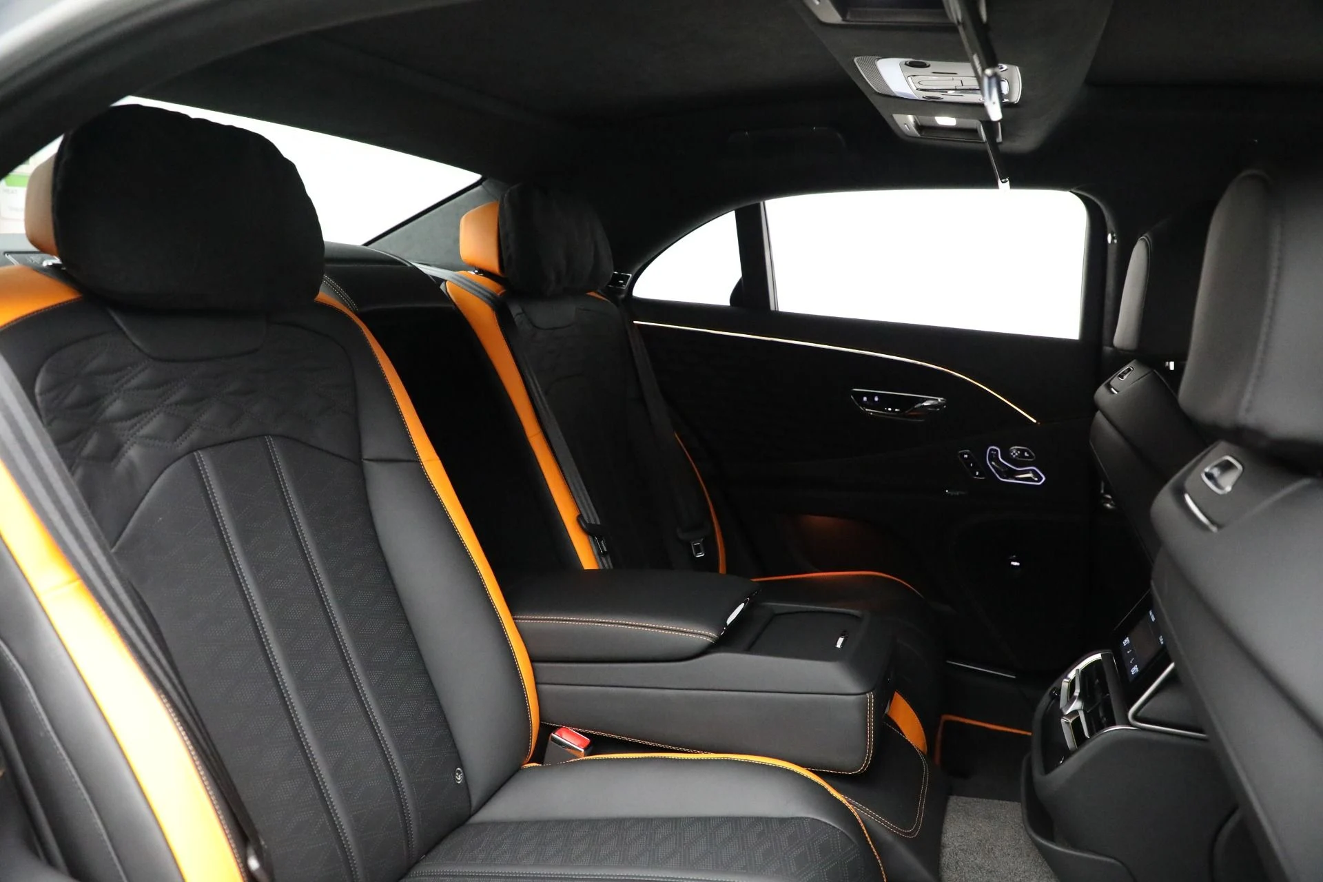 mph029_2651024554_New_2025_Bentley_Flying_Spur_Speed_2469e77f48
