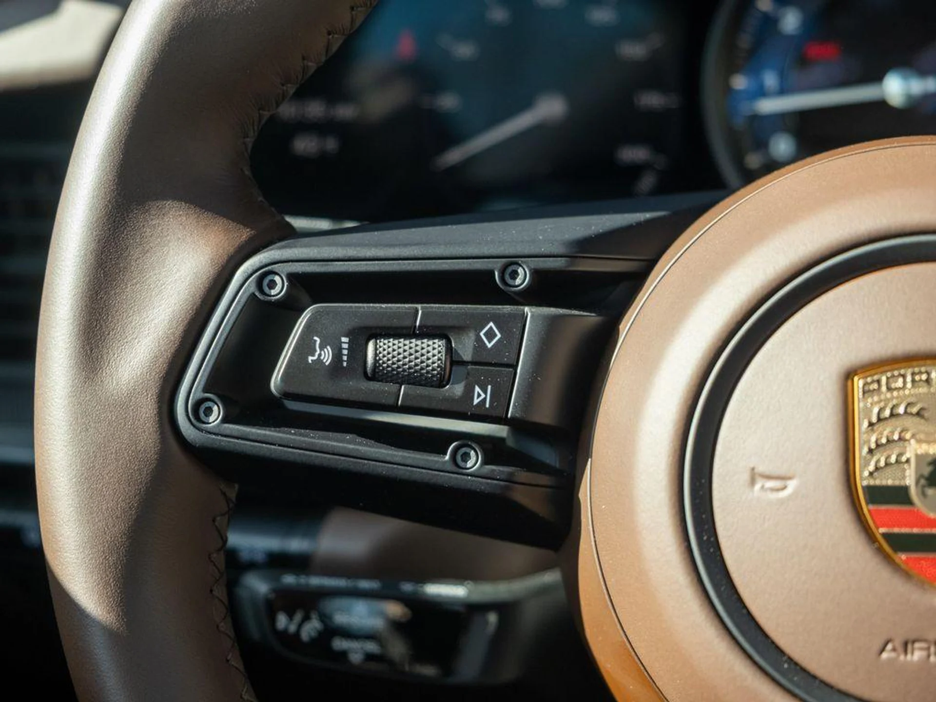 mph029_2653727590_5x2_1p_WGE_8xj3_03_P_Cv9_F_mhpw_09254de70a