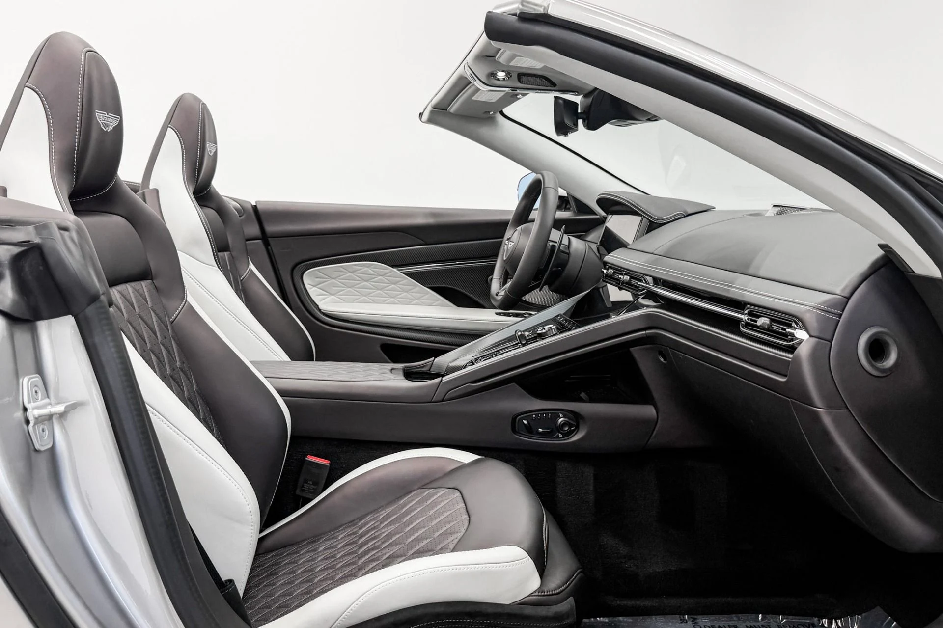mph029_2661785826_Used_2025_Aston_Martin_DB_12_Volante_Duotone_interior_Bowers_and_Wilkins_Audio_Nearly_New_1789749797_dbf4a72a3b
