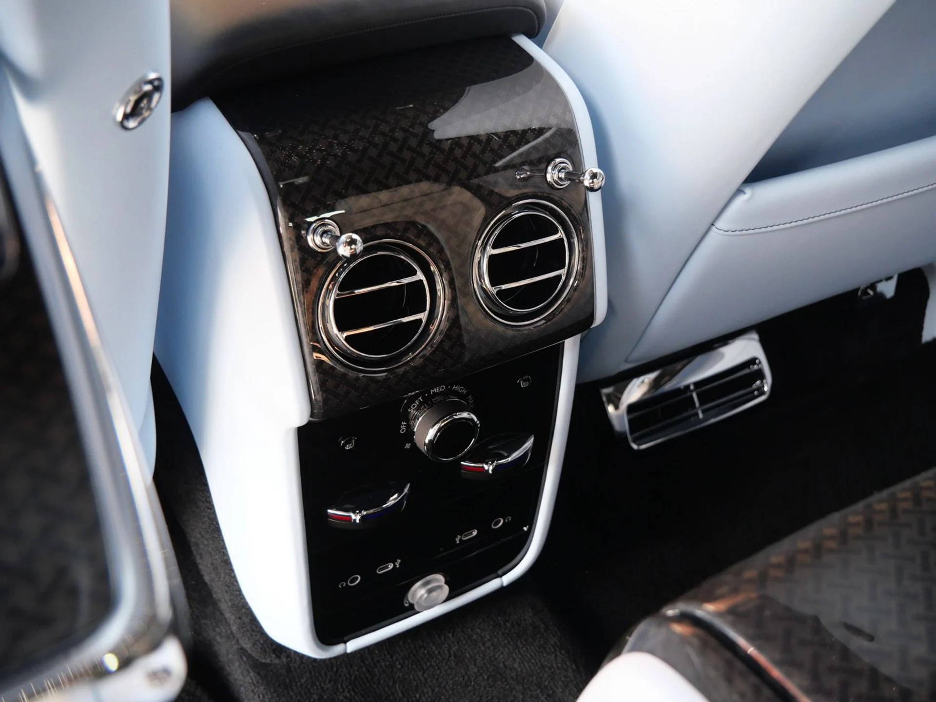 mph029_2664068794_2dcf95d323aa8ae4f4b8a3268af6581ax_c0d74ba2af