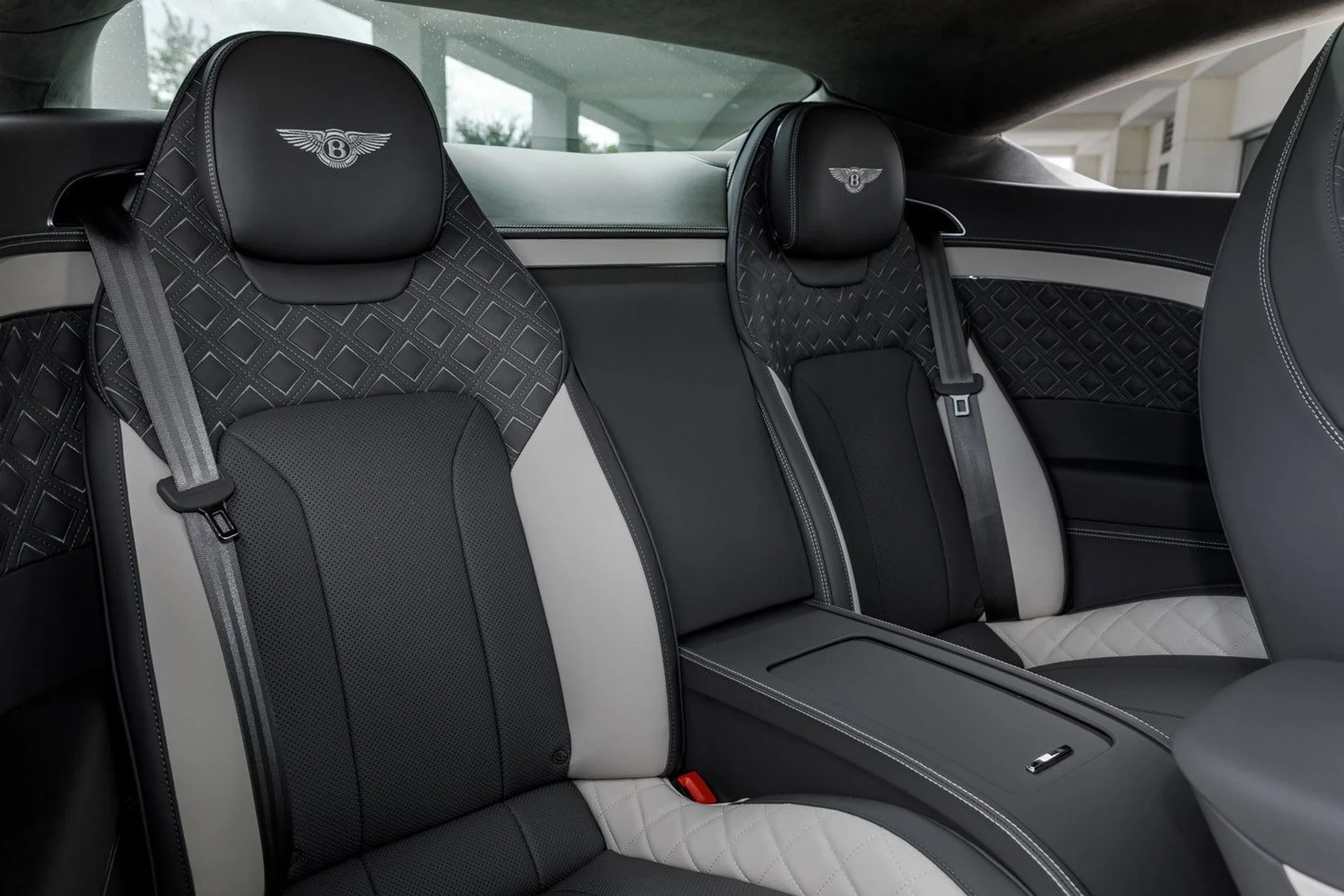 mph029_2665215578_5715266c329df3fd0103e9f0b29644d2x_dd4d5f5c7b