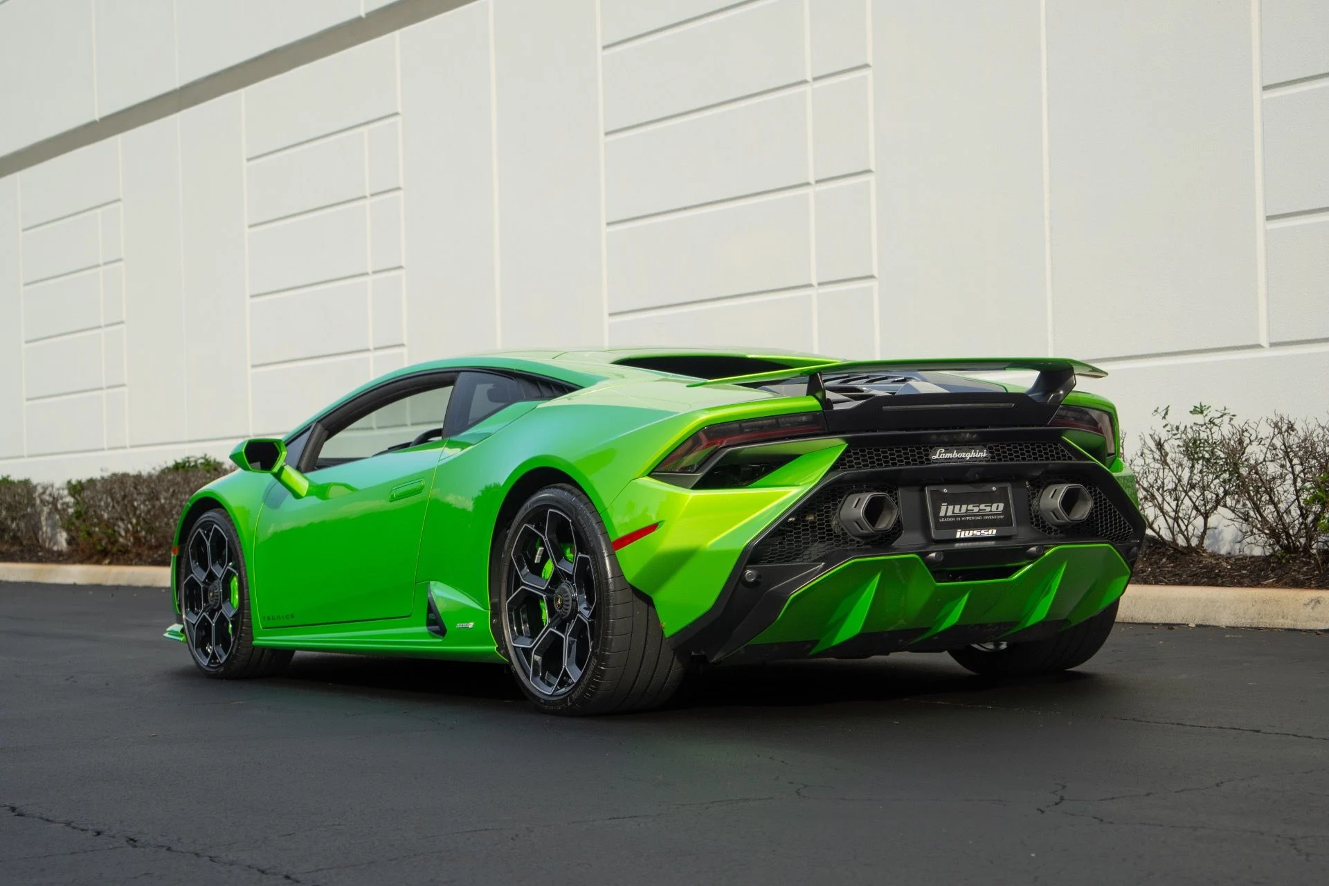 mph029_2676447791_Used_2023_Lamborghini_Huracan_Tecnica_1761058582_d3f658c6f5