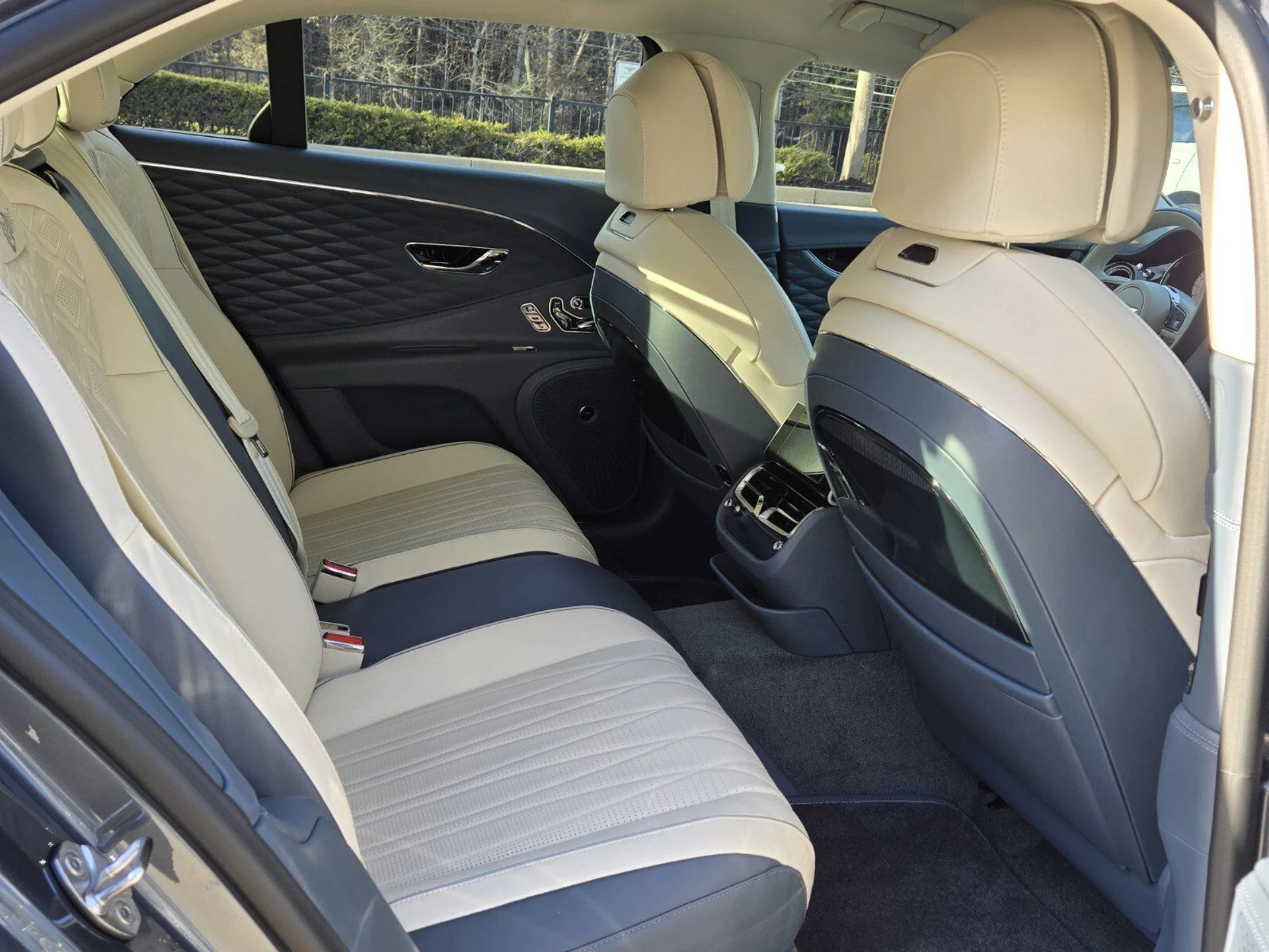 mph029_2679583758_5bcb6ec233bfde12a76cd0d7f50a9f31x_68ad186b94