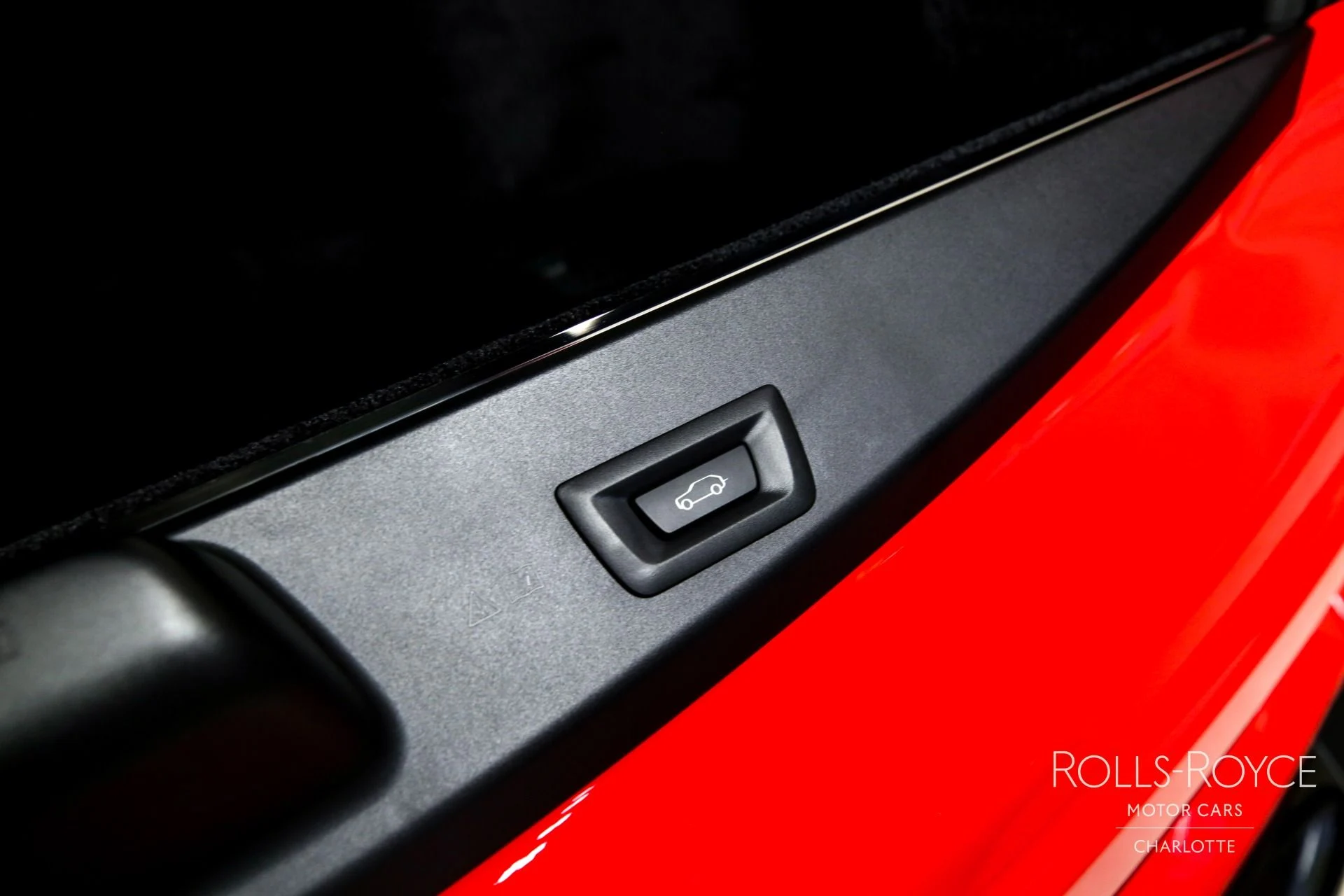 mph029_2686542019_Used_2021_Rolls_Royce_Black_Badge_Cullinan_1744734962_a7b5f9d2be