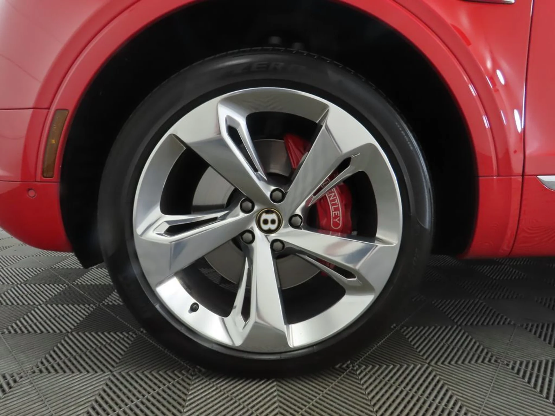 mph029_2690233784_used_2019_bentley_bentayga_v8awd_8119_22926771_30_1024_f8244d9090