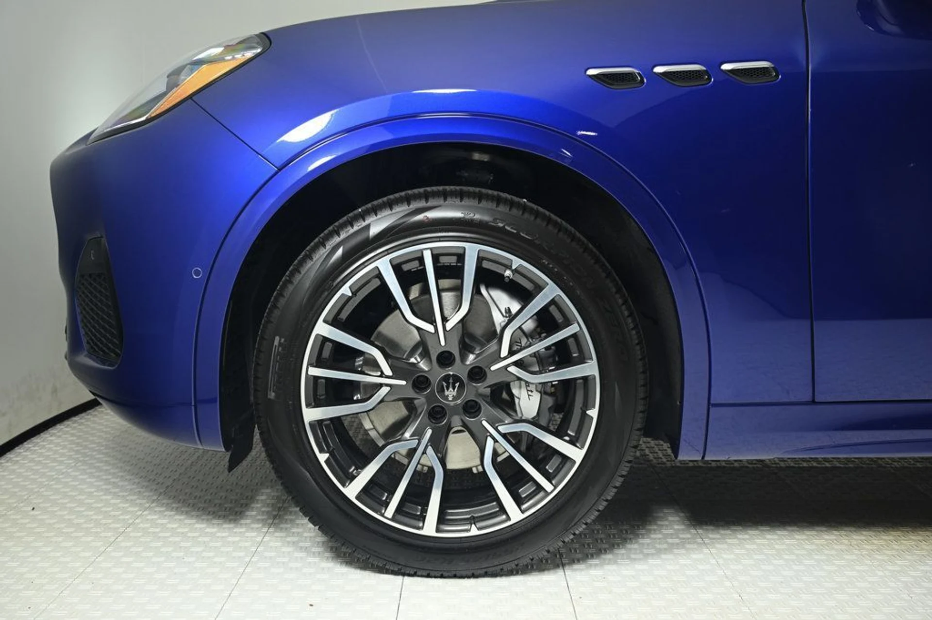 mph029_2697428154_new_2025_maserati_grecale_awd_11350_22918523_29_1024_acf8d66474