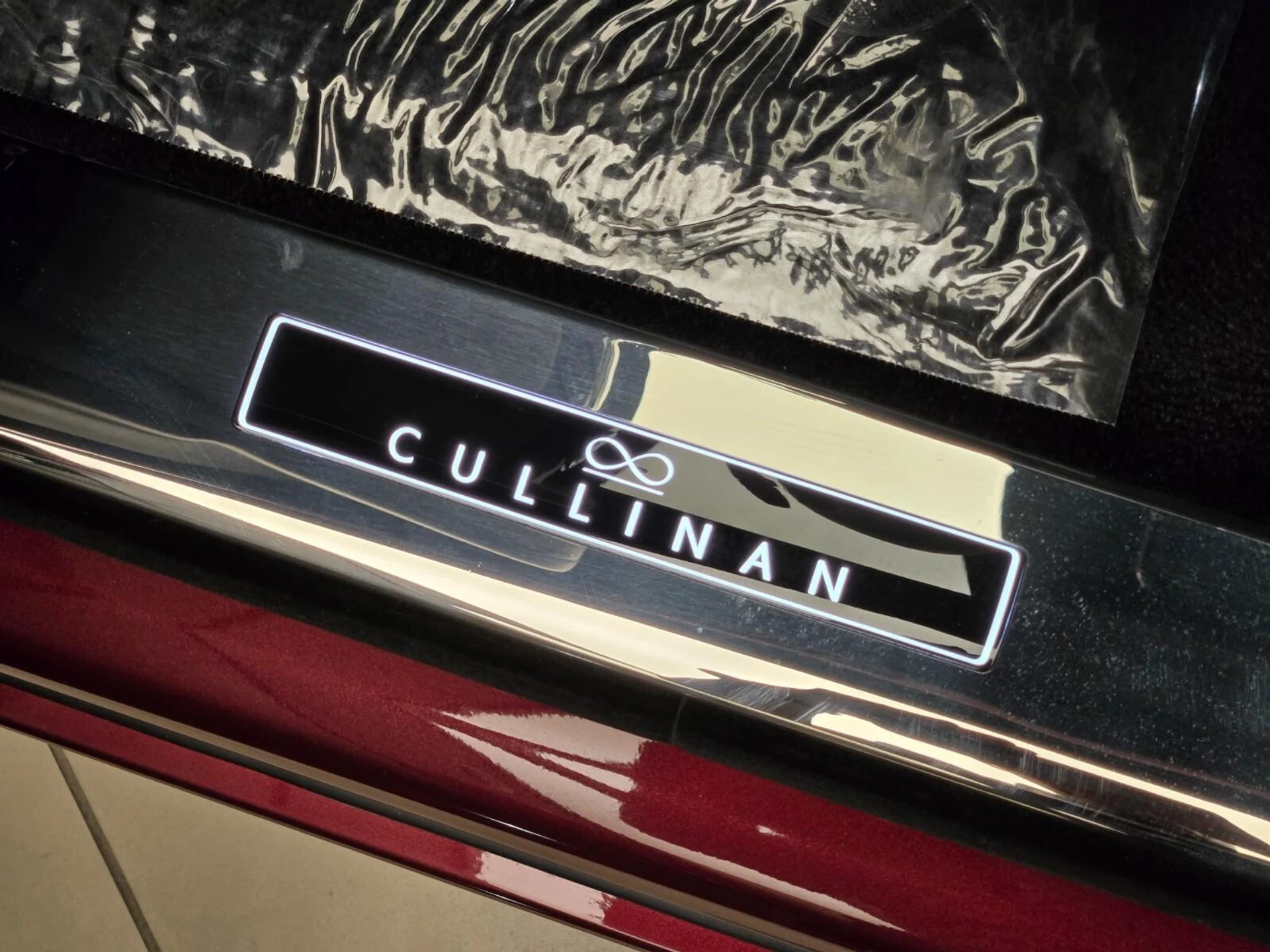 mph029_2702271266_New_2025_Rolls_Royce_Black_Badge_Cullinan_1755323765_0c68c3fbf2