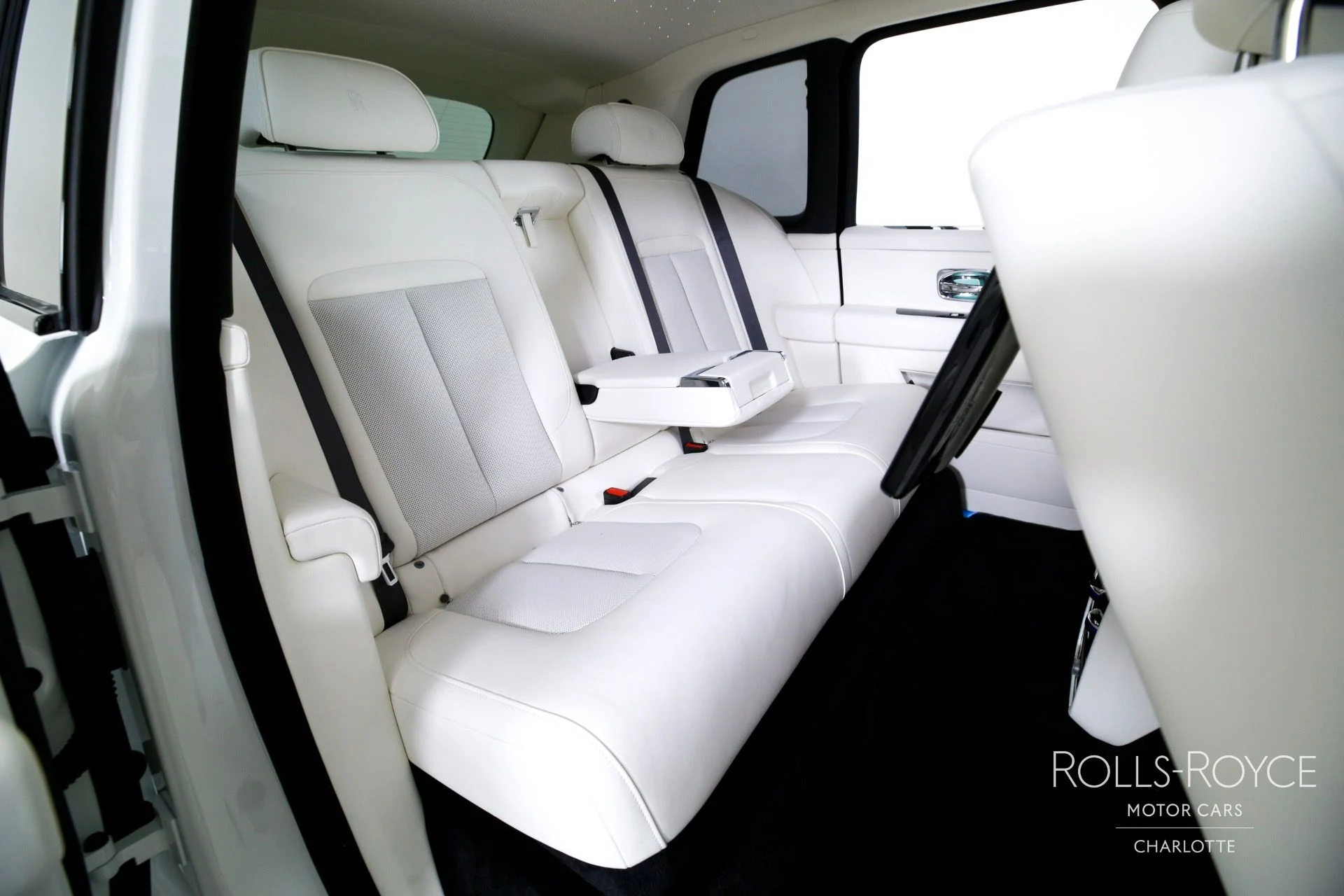 mph029_2708151221_Used_2025_Rolls_Royce_Cullinan_1755801103_8404851bb6
