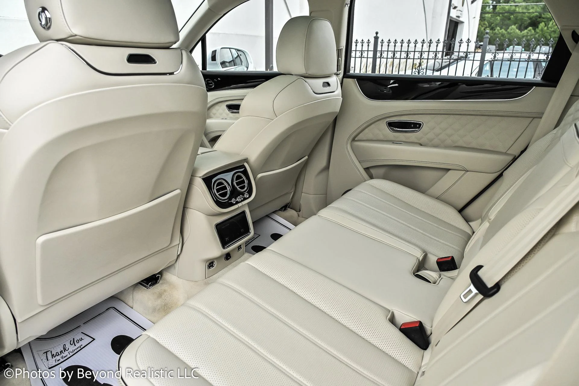 mph029_270931064_Used_2022_Bentley_Bentayga_V8_Mulliner_Driving_Specification_1755763439_353986a7a1