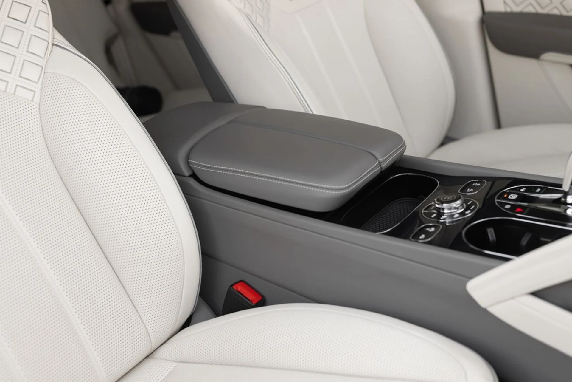 mph029_2714468227_256741a2161639ce6825cbb247a80118x_23960dc27b