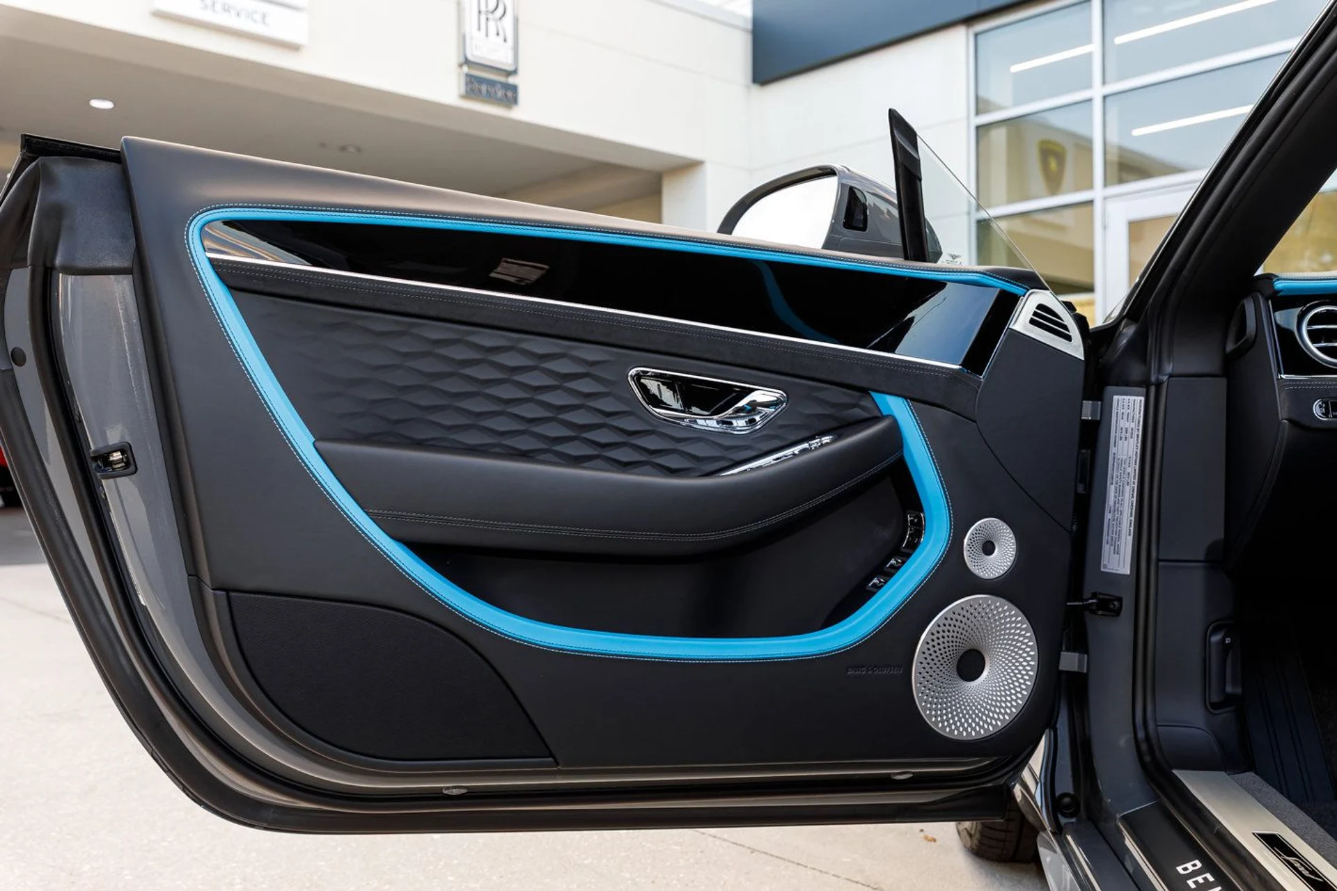 mph029_2716040967_8e6ac4683ed1e058e452d9aa6d607525x_4ab74d4a8d