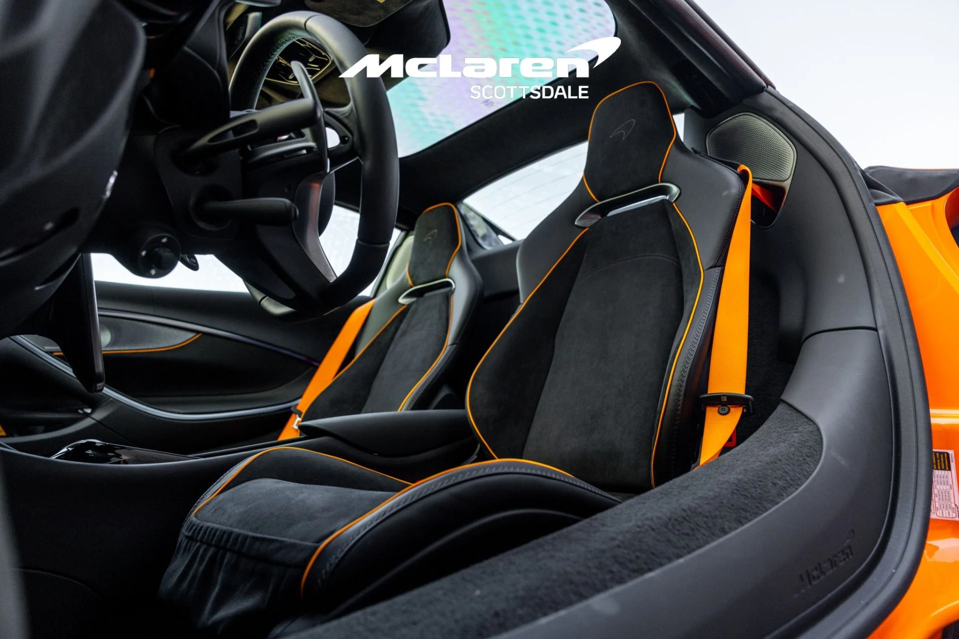 mph029_2720820165_Used_2025_MCLAREN_ARTURA_1724732382_5f9fbe0689