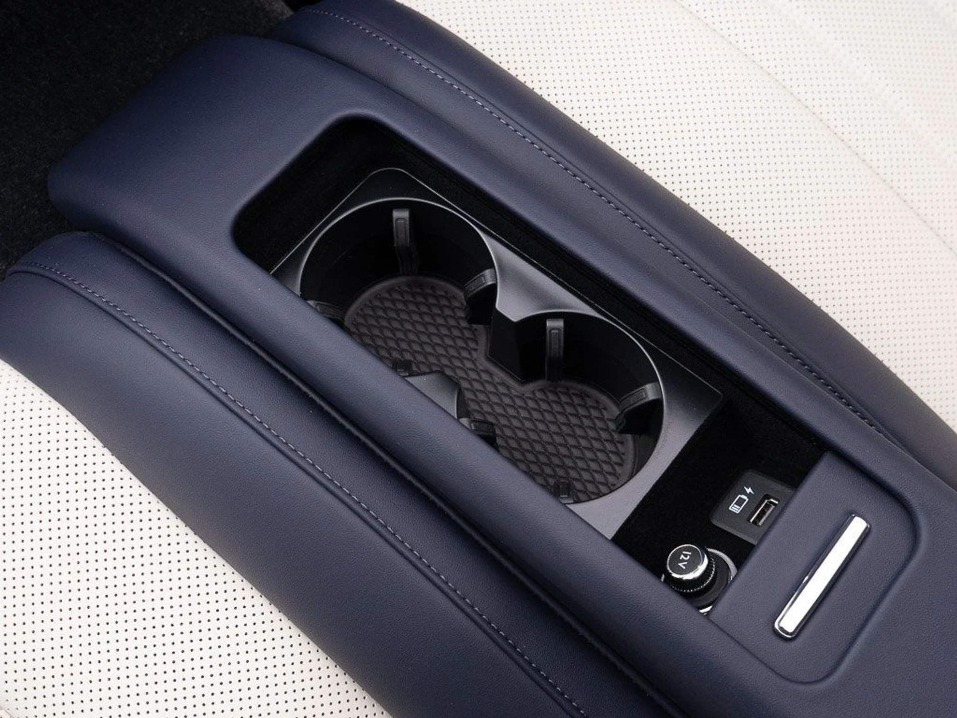 mph029_2723670021_e9982aa459d77eba6a83387a9c3d5ca3_571f0ded23