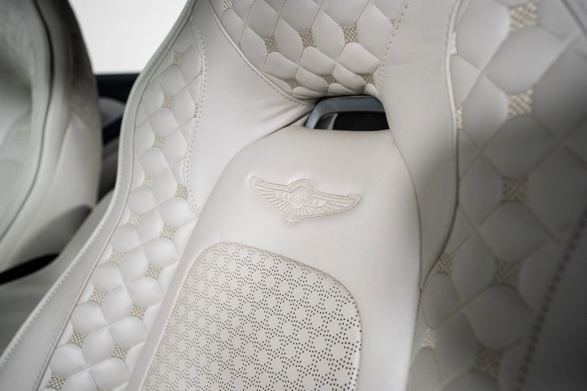 mph029_2723690202_86ada7918051453c8e1bbb3493d0e0f8_969ba015b6