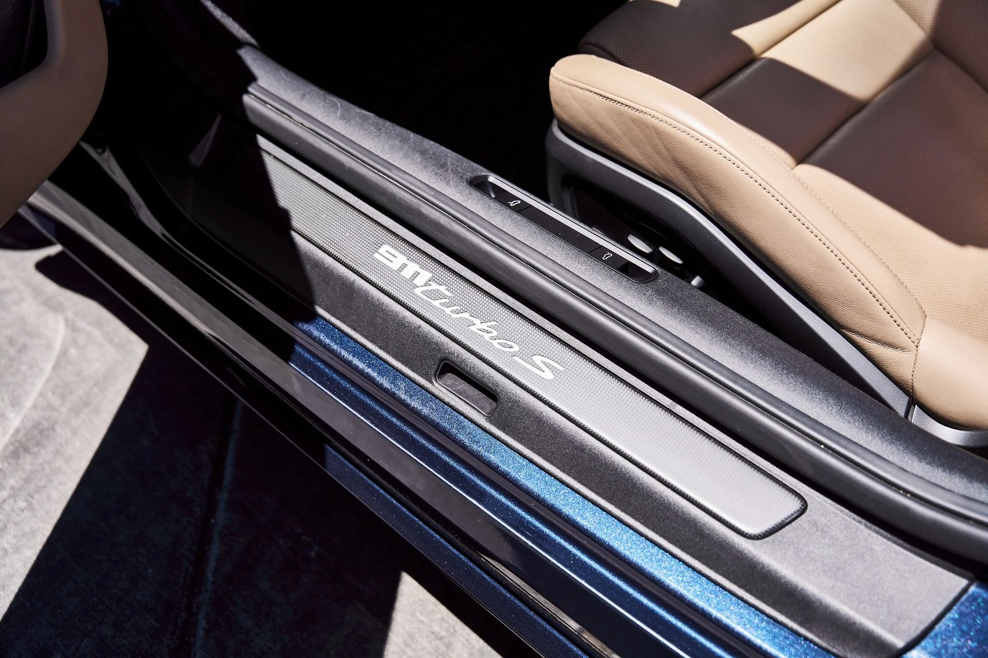 mph029_2726264877_Used_2021_Porsche_911_Turbo_S_1780084582_928722b7dc