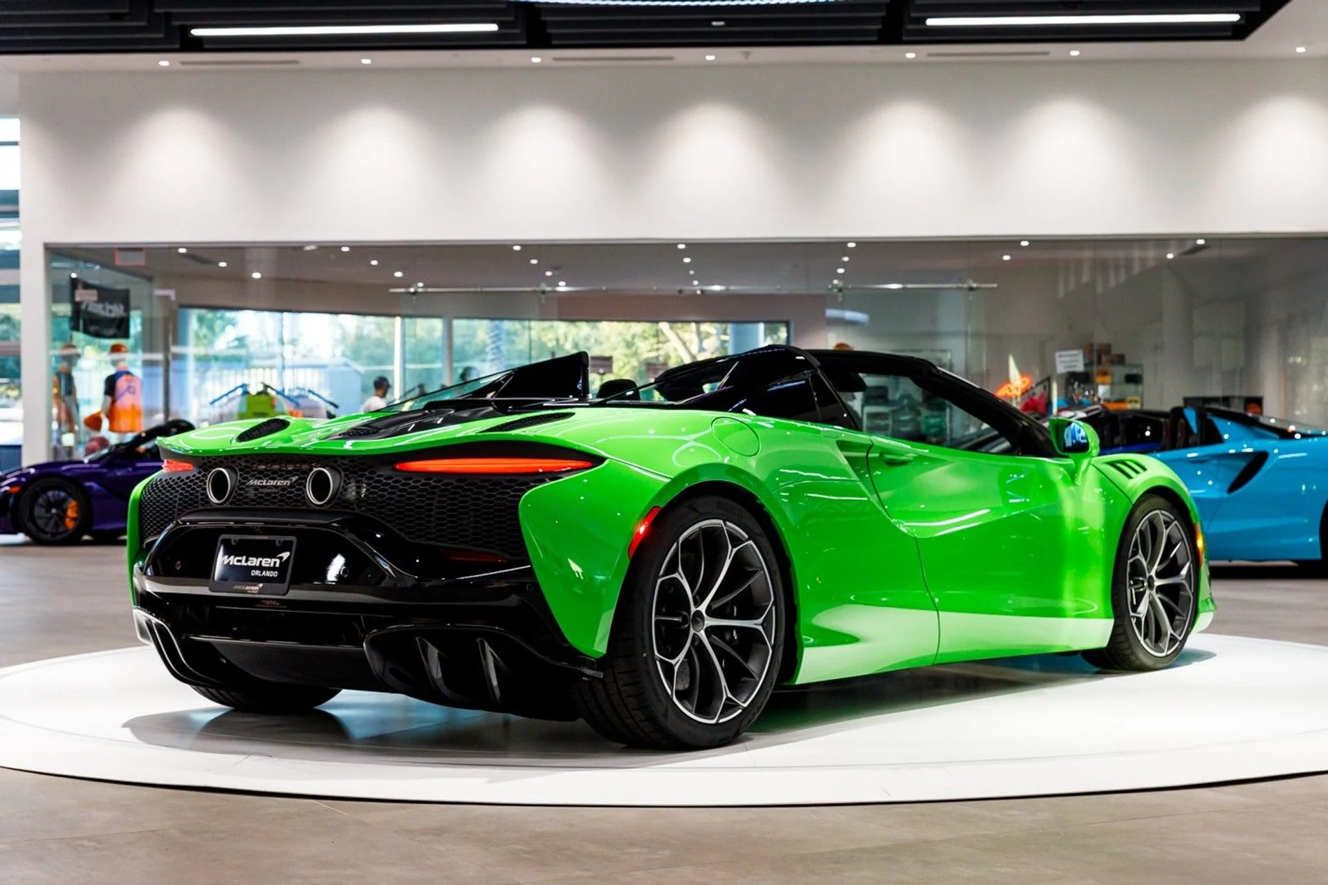 mph029_2731321680_647_p30_l_5a5ffdddf1