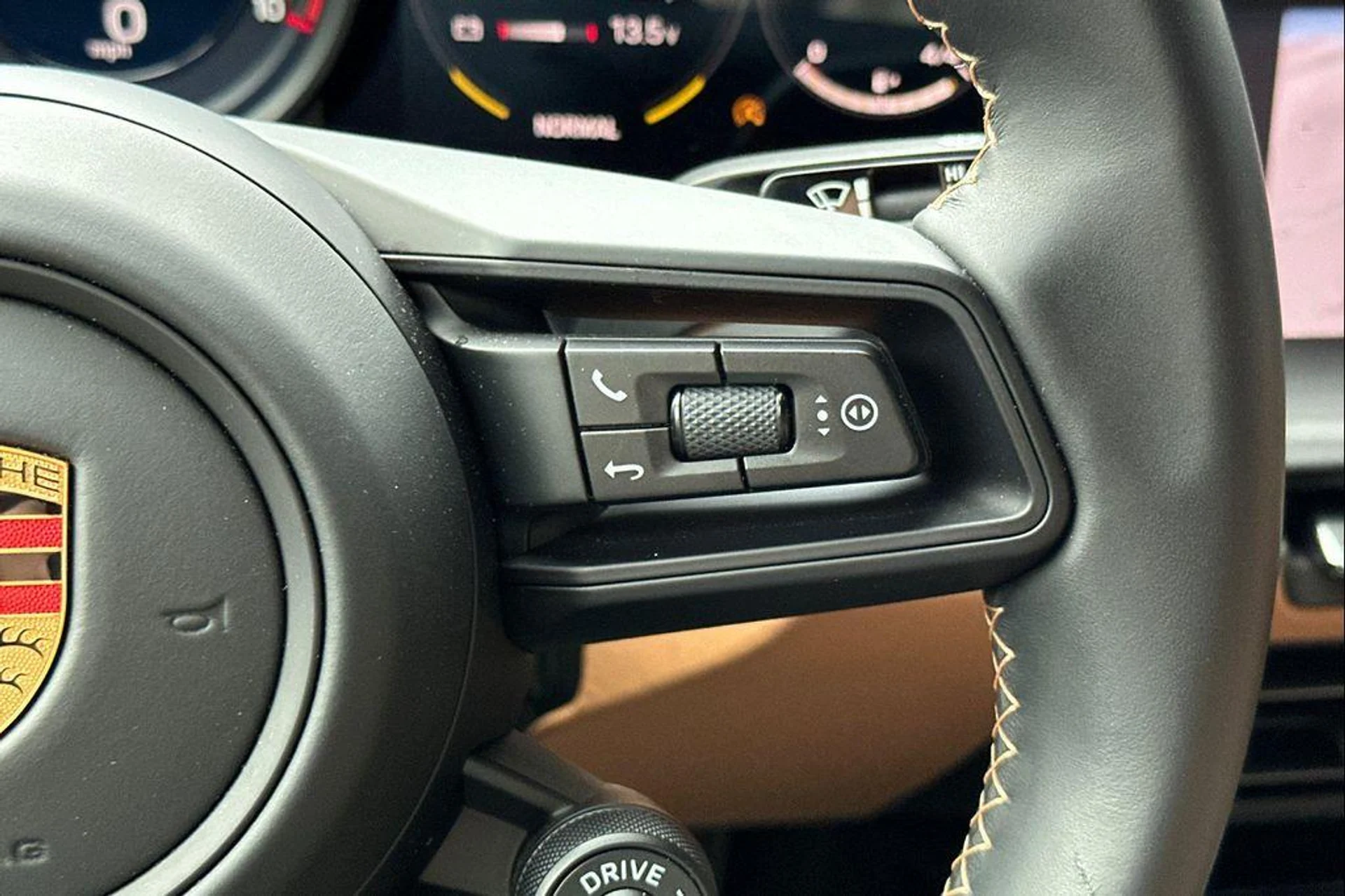 mph029_2732114651_s_OP_5_BY_6_MIC_2jf_Svx_agopc_WO_Qls_20186f33b6