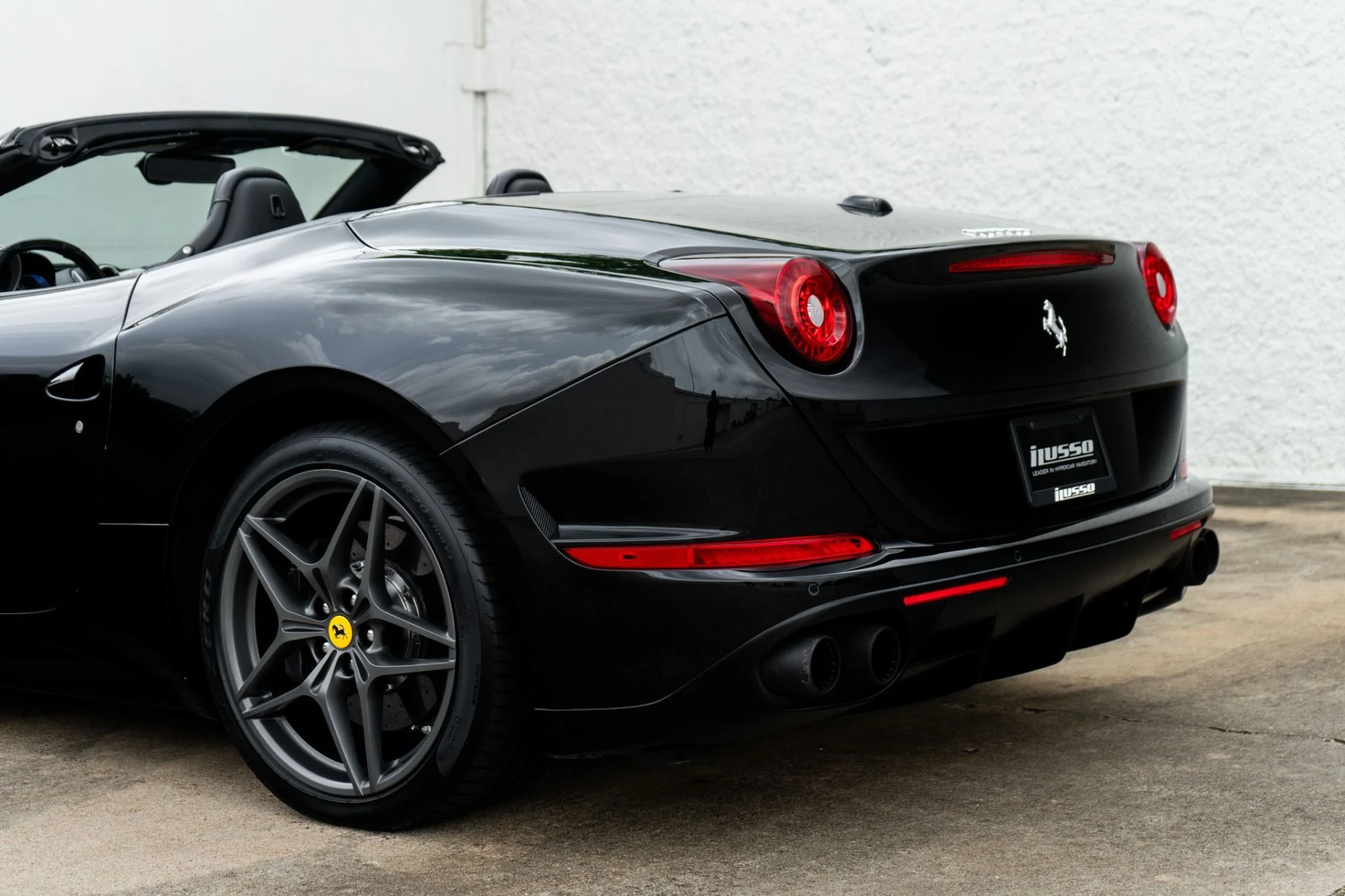 mph029_2745160416_Used_2018_Ferrari_California_T_1781897597_411a8e245f