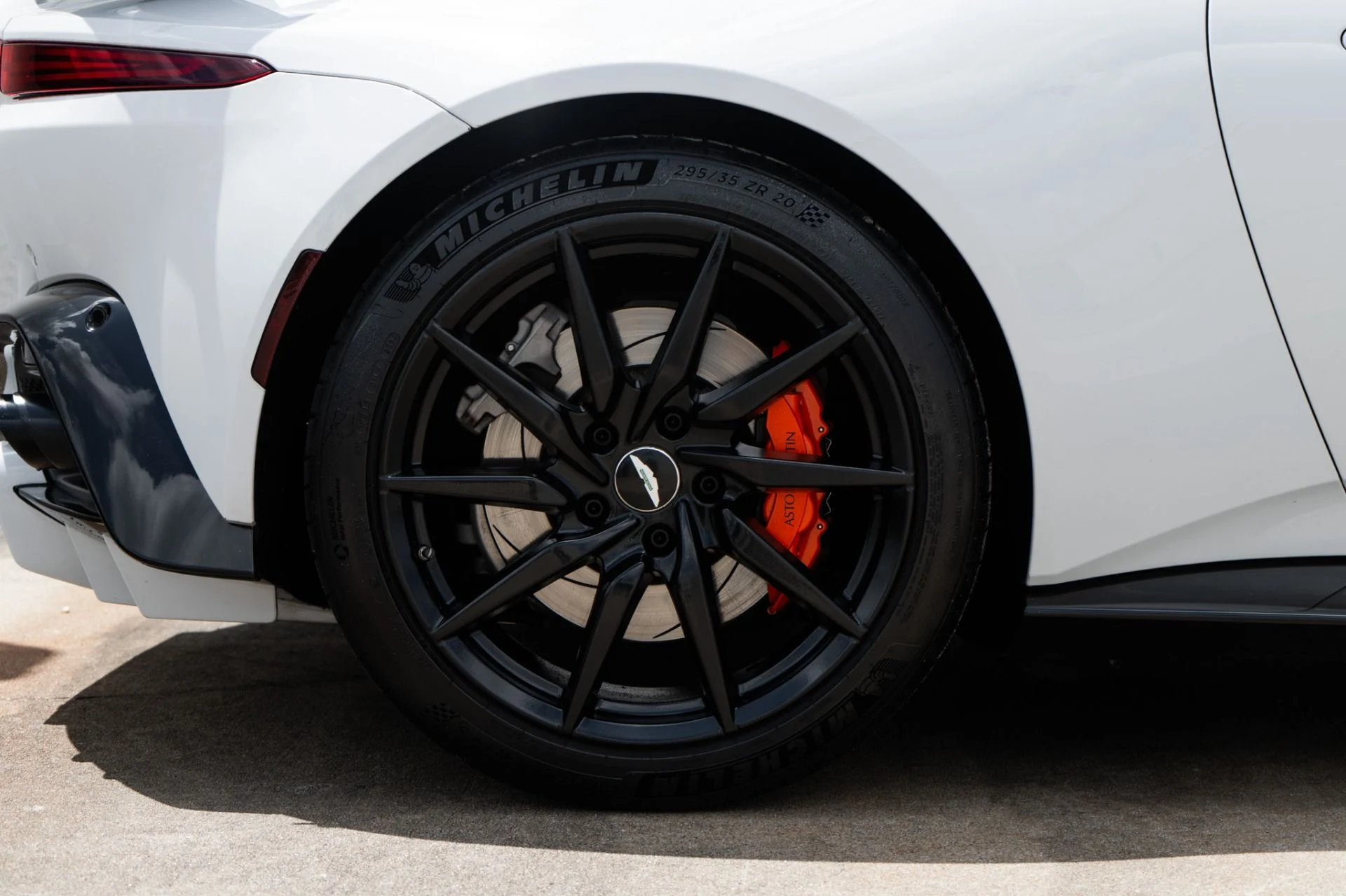 mph029_275058594_Used_2019_Aston_Martin_Vantage_1777043829_9377d7e1cd