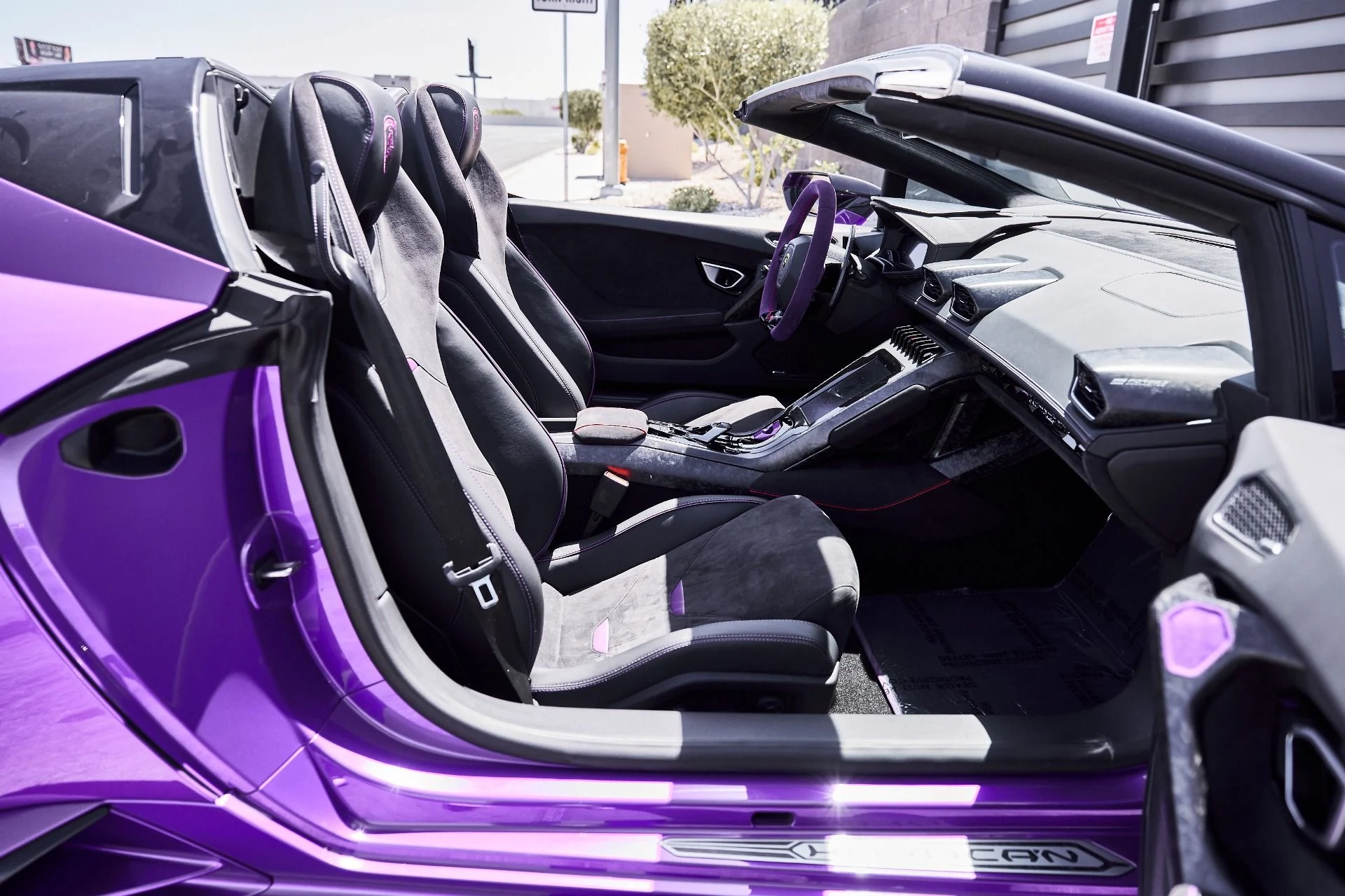 mph029_2767355793_Used_2024_Lamborghini_Huracan_EVO_Base_1776733874_02a1b9ab5f