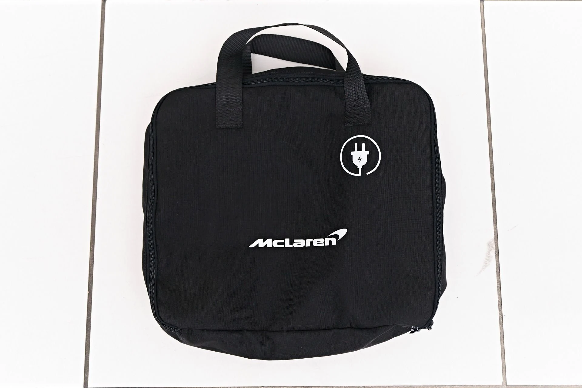 mph029_2767923210_Used_2025_Mc_Laren_Artura_1755992031_99a11bb9ce