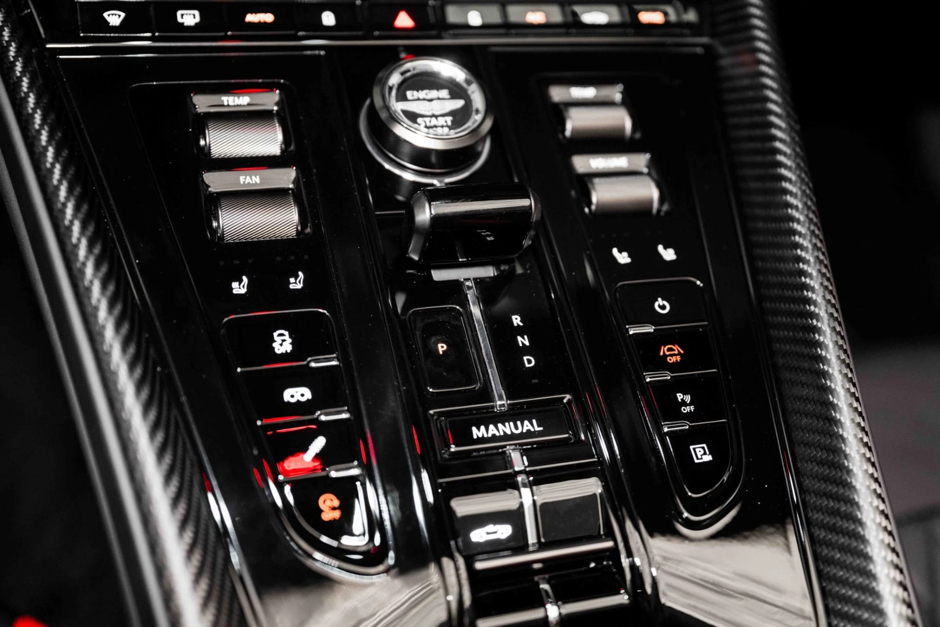 mph029_2775432455_Used_2025_Aston_Martin_DB_12_VOLANTE_Volante_1726938733_062fca620d