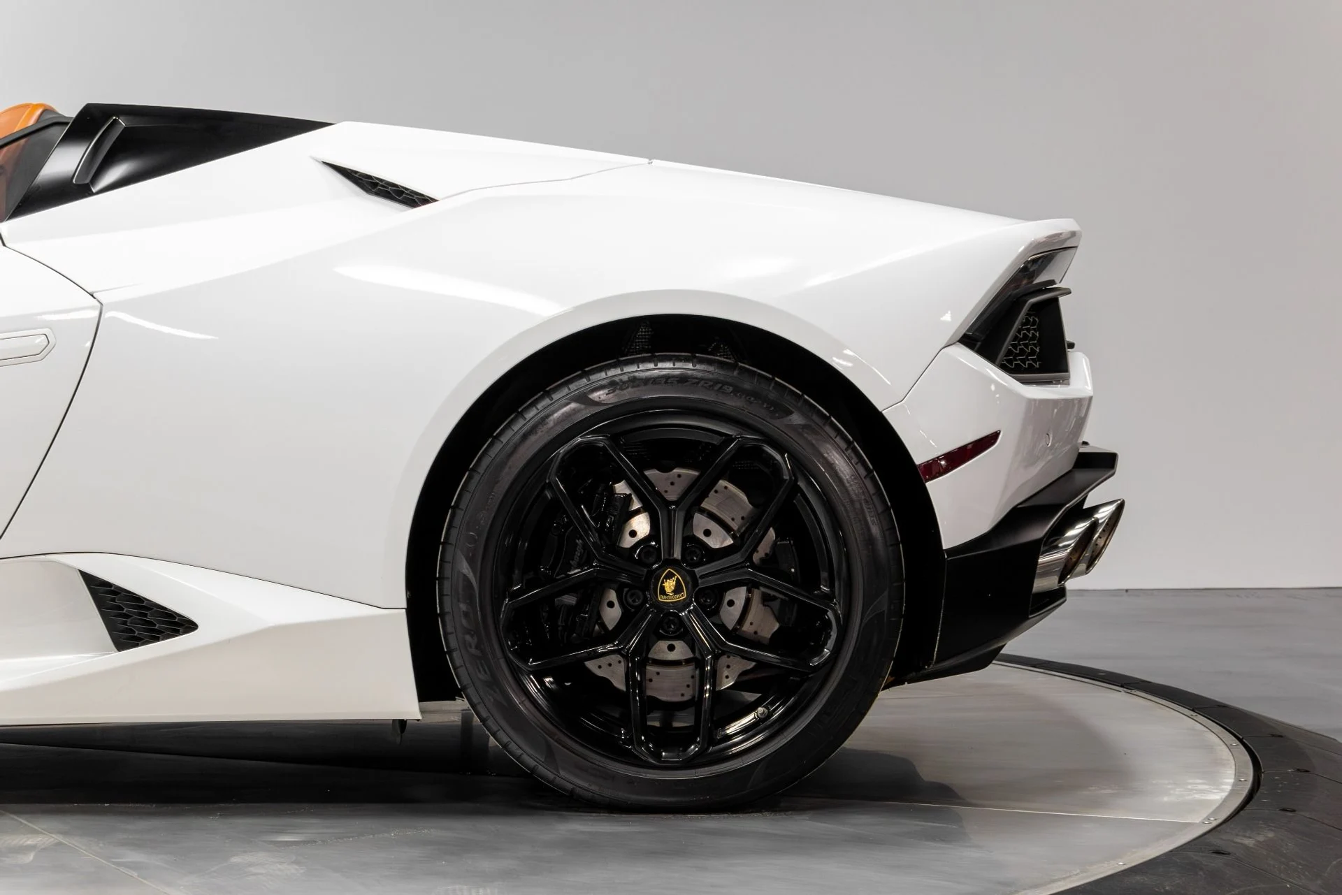 mph029_2780058445_Used_2019_Lamborghini_Huracan_LP_580_2_S_1770412340_ac3a7a3ae7