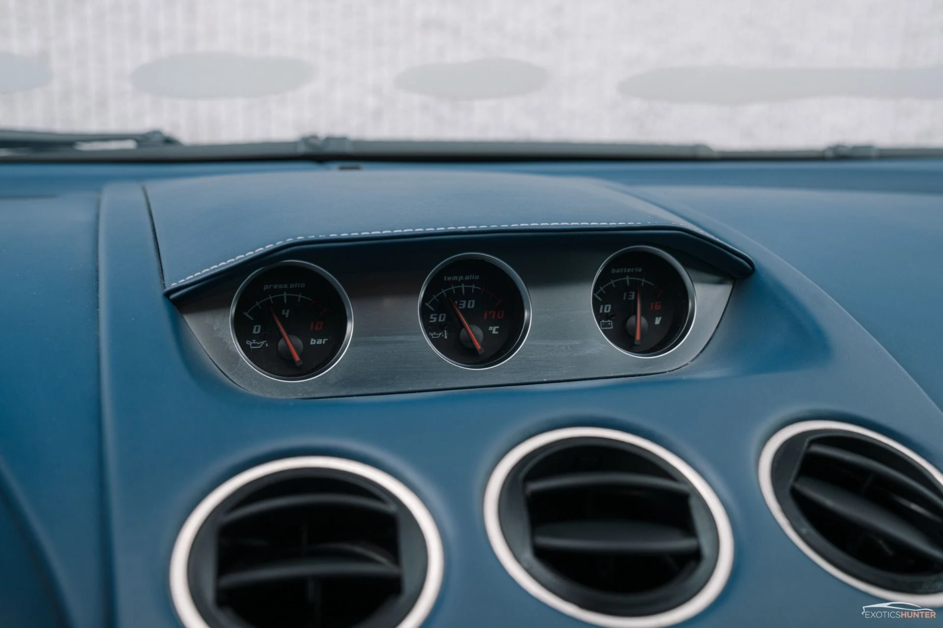 mph029_2786651853_Used_2013_Lamborghini_Gallardo_LP_550_2_w_Front_Lift_Reverse_Camera_Bespoke_Interior_1752615451_0e7e26c70b