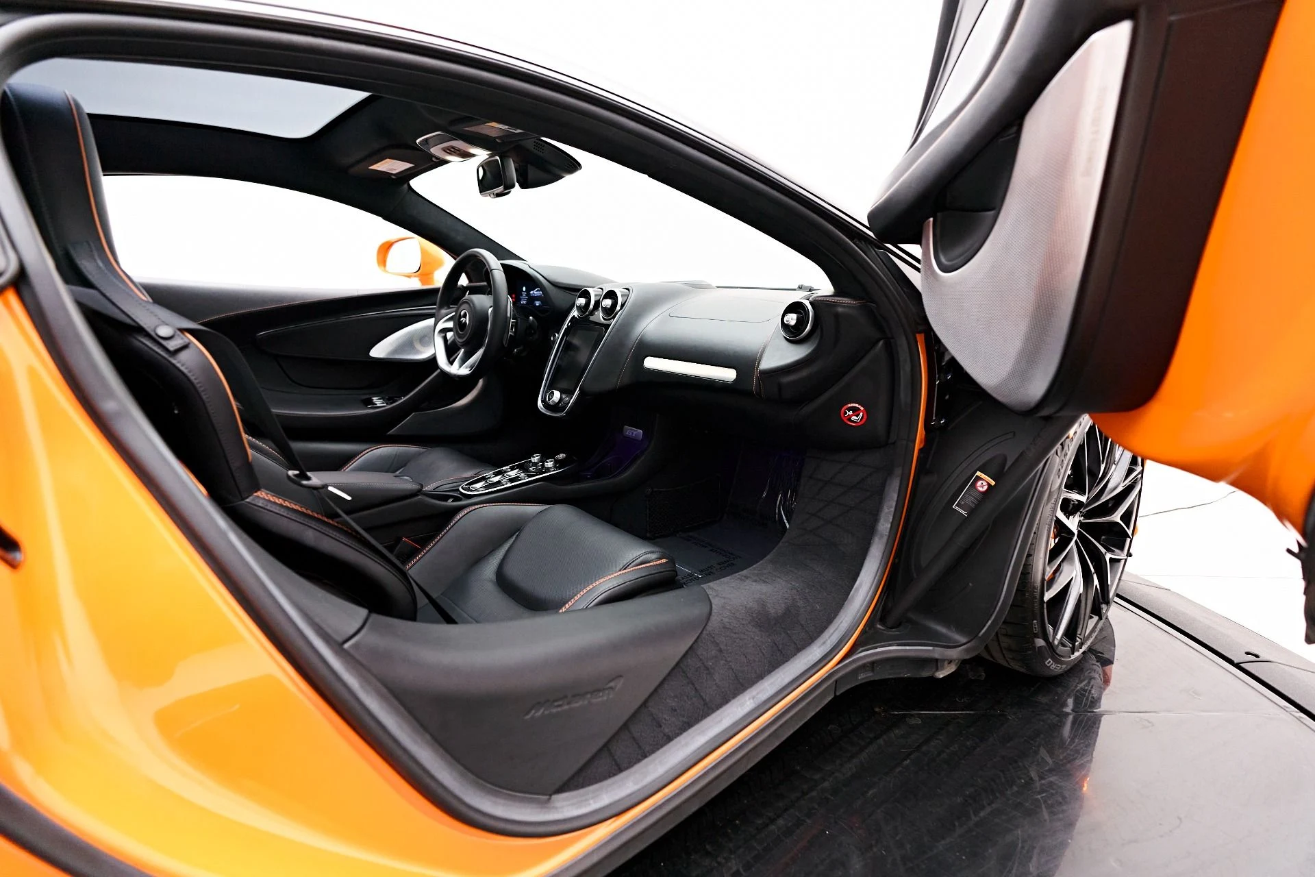 mph029_2794862337_Used_2023_Mc_Laren_GT_Base_1712094494_1c170f2c44