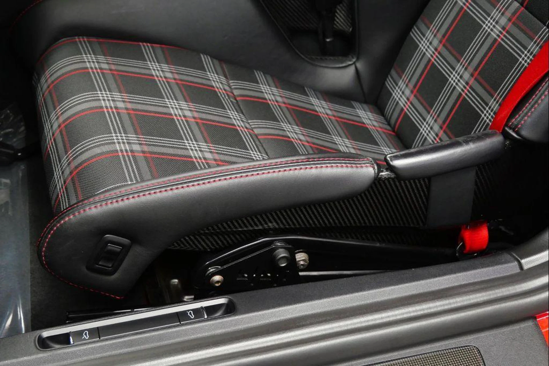 mph029_2802641692_SN_Quox2n_W9_NVF_Jvth_Py_BC_Al3_CC_0_5b664de474