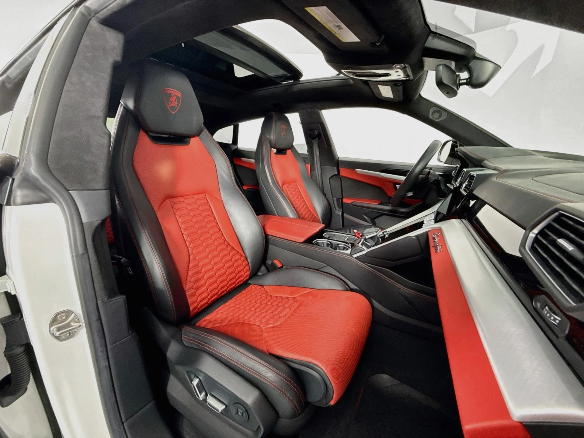mph029_2802834439_Used_2020_Lamborghini_Urus_1788550615_0f793fd405