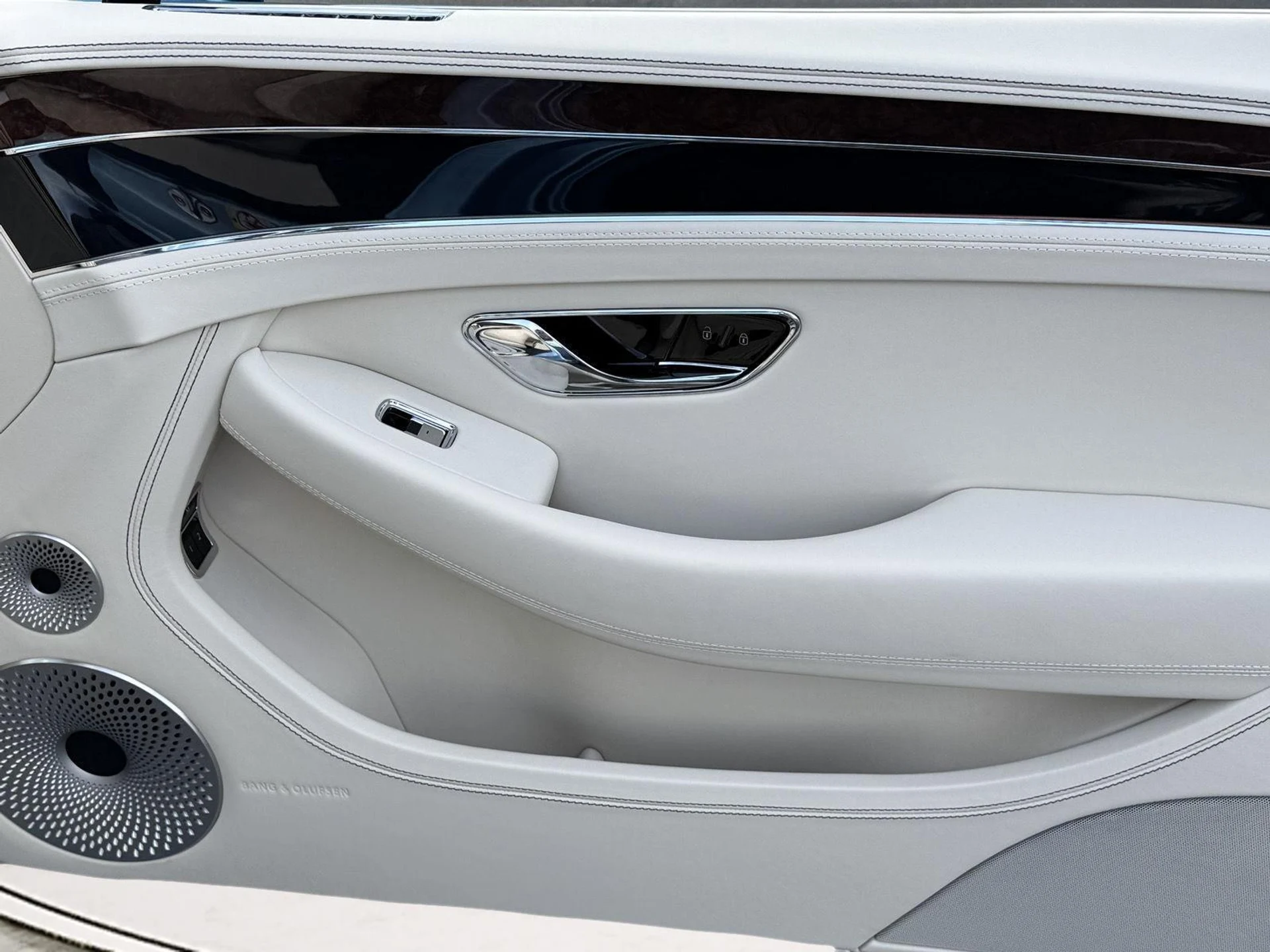 mph029_2813988306_b4787180c1b28c5074c8b60e3f6863e8_2566609708