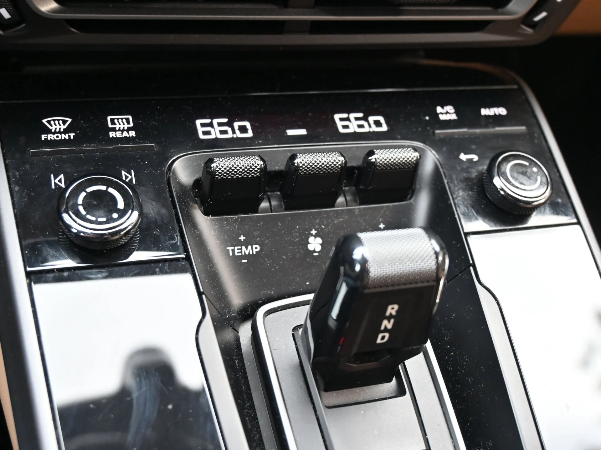 mph029_2814960590_4de085ac5e15e4fa9b86db8e80e69144x_13ac11a255