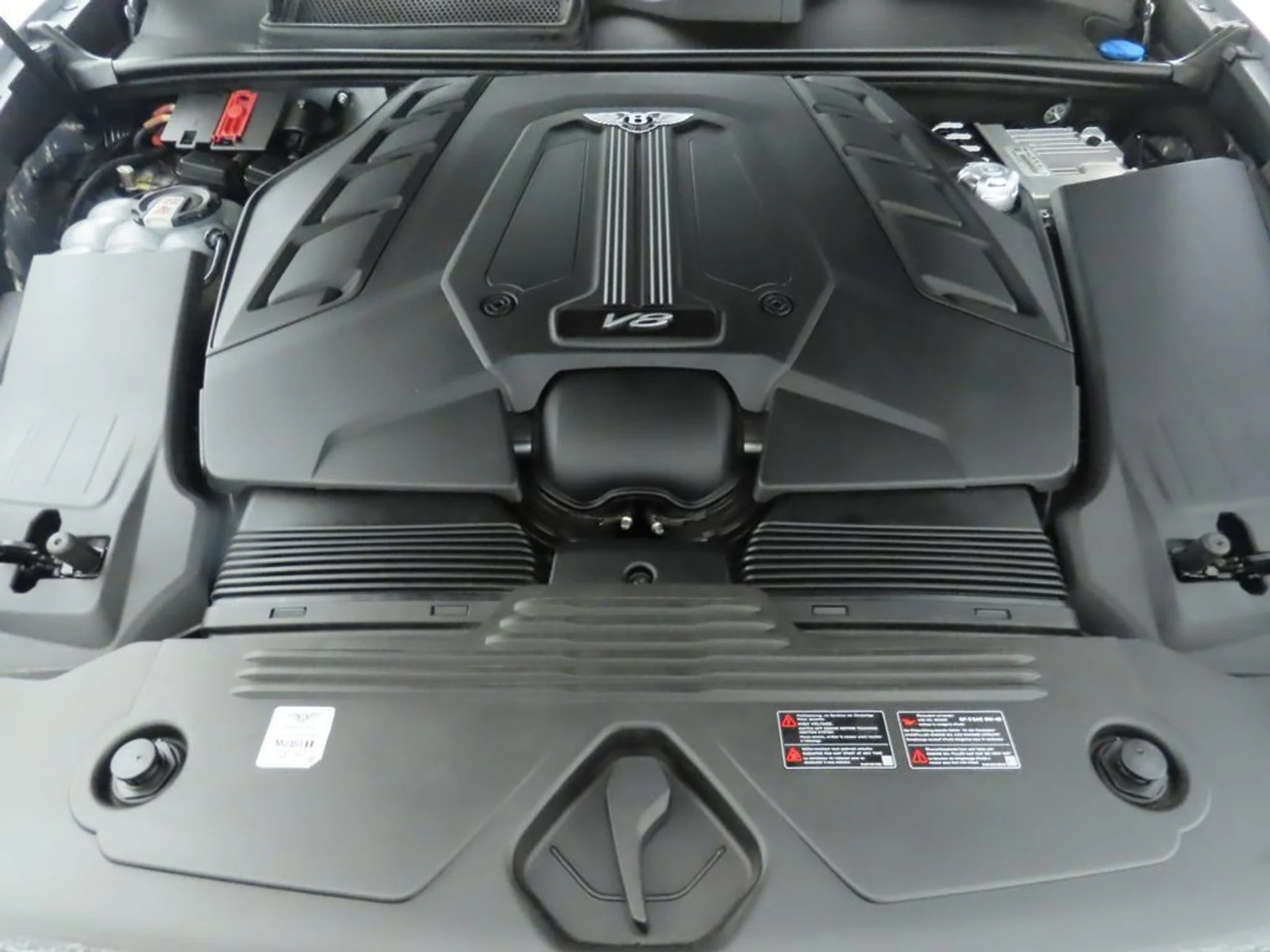 mph029_2816488974_used_2022_bentley_bentayga_v8awd_8119_22936219_30_1024_59f5554a89
