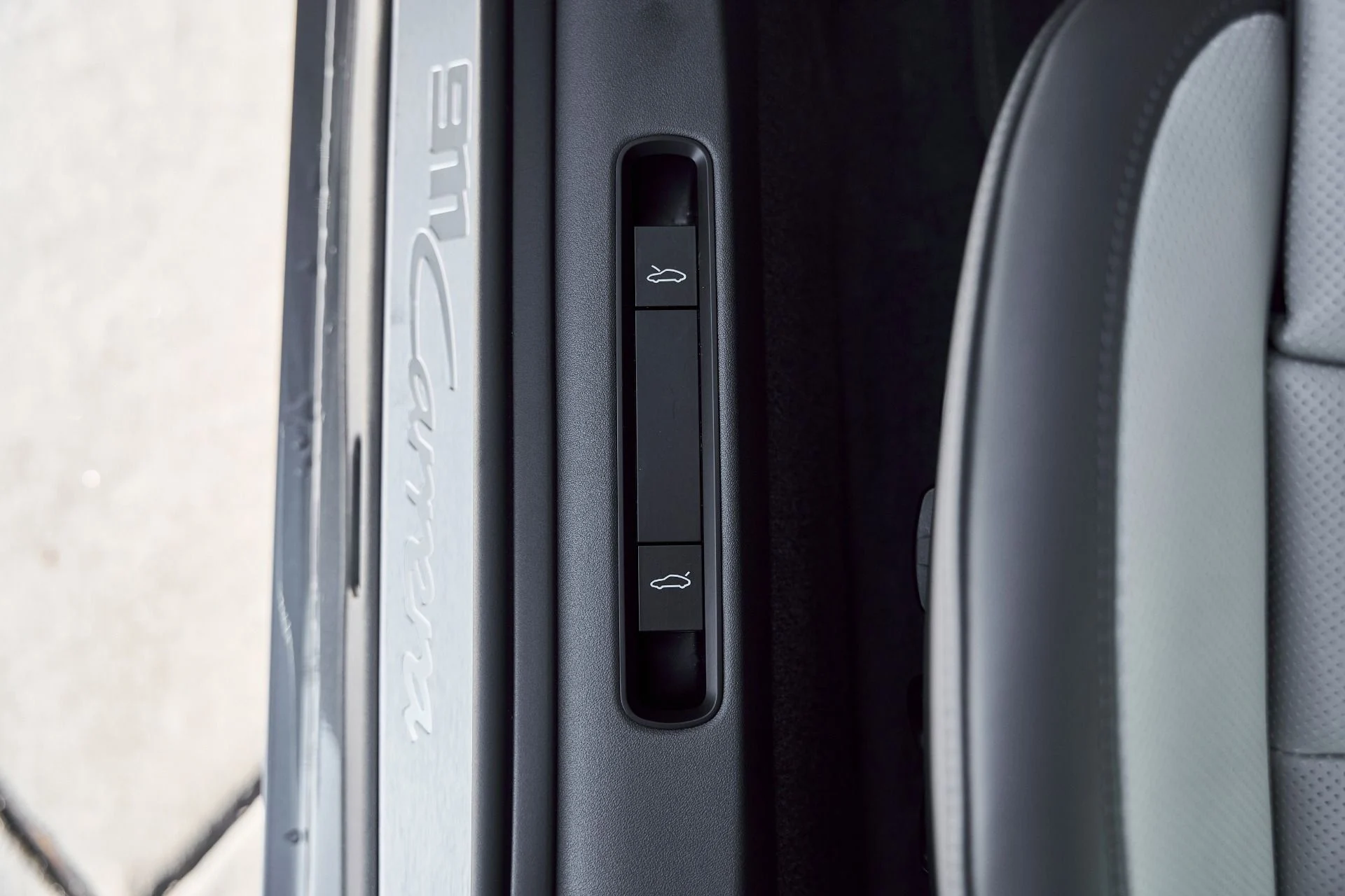 mph029_282566047_Used_2025_Porsche_911_Carrera_1768012349_47b1ae124c