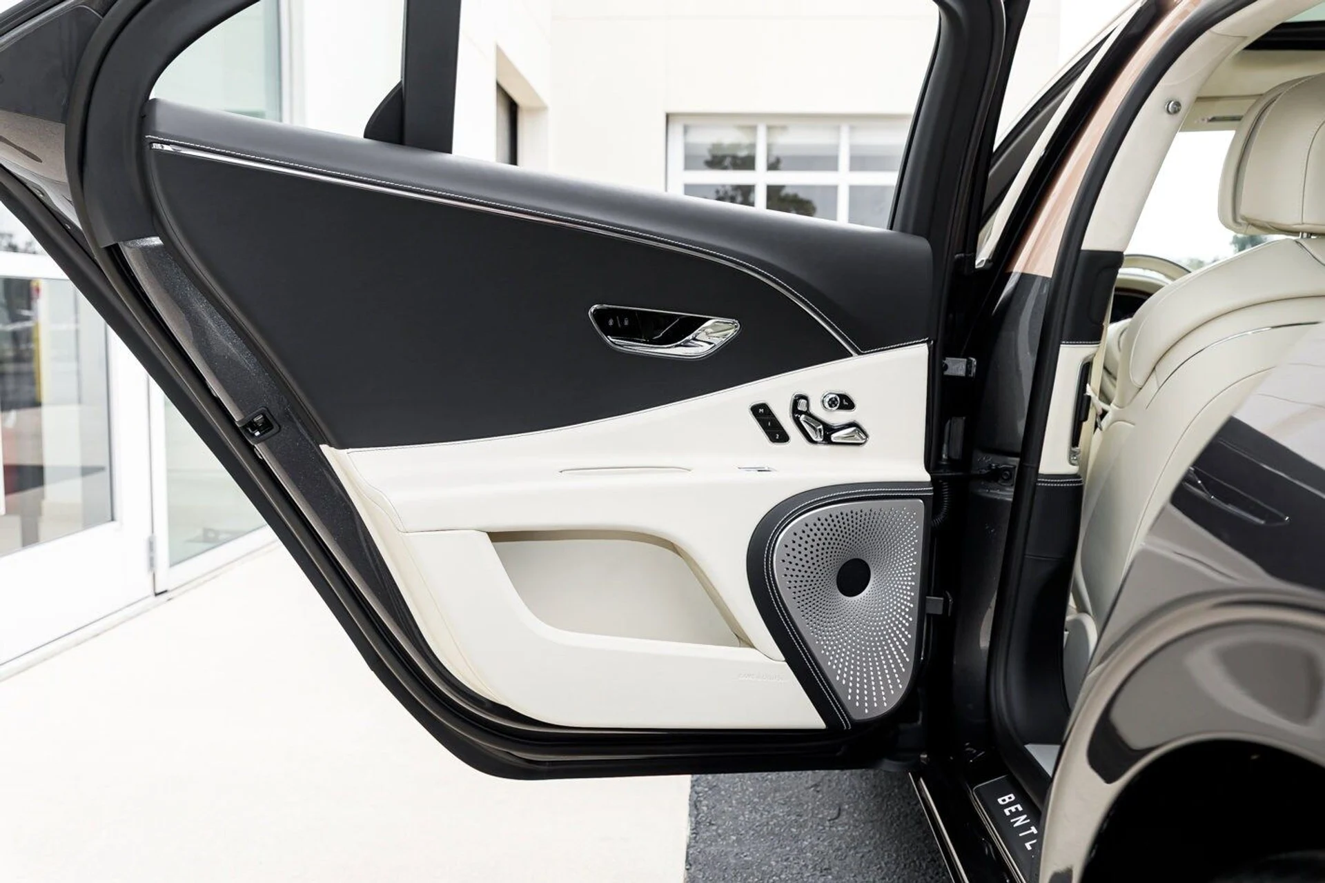 mph029_2837643162_579ee39e5e153d2c64dec797201caa43x_c0070a7127