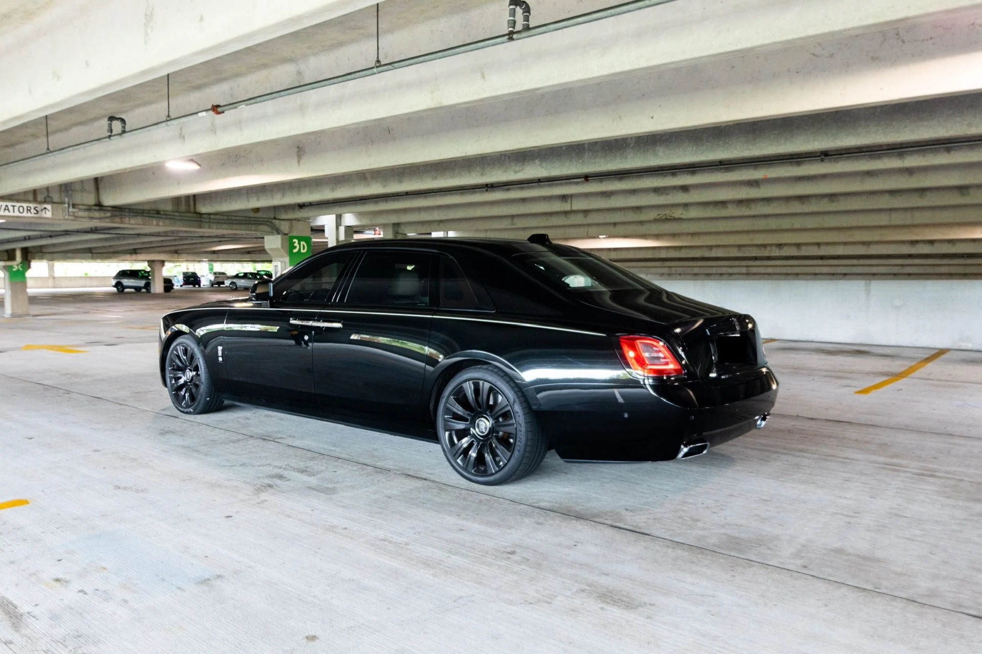 mph029_2839745632_Used_2021_Rolls_Royce_Ghost_EWB_1768869200_b954db53ff