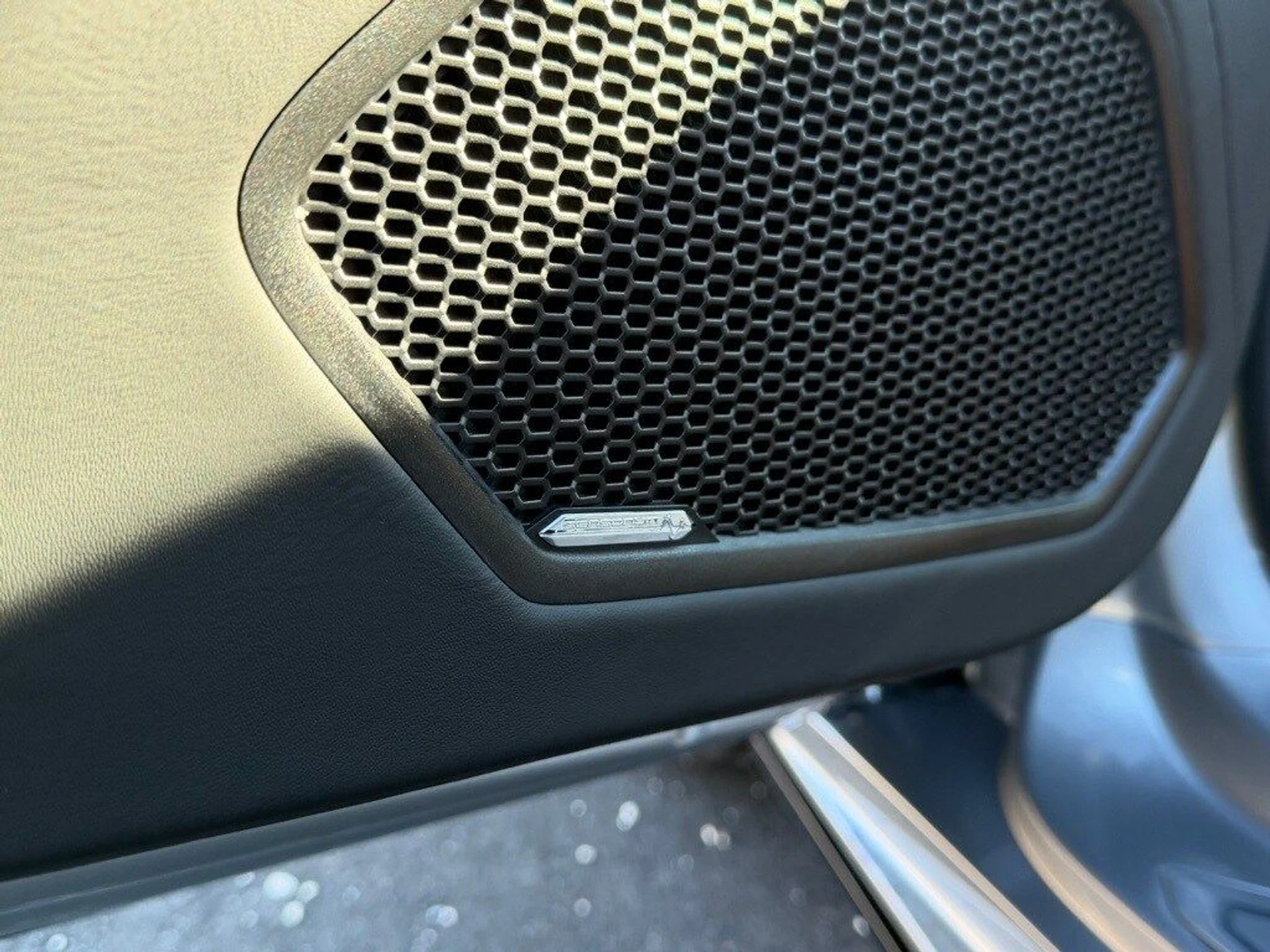 mph029_2846300883_f494aa0b0e077c817b0fcd6120d4da07x_ad62b8987f