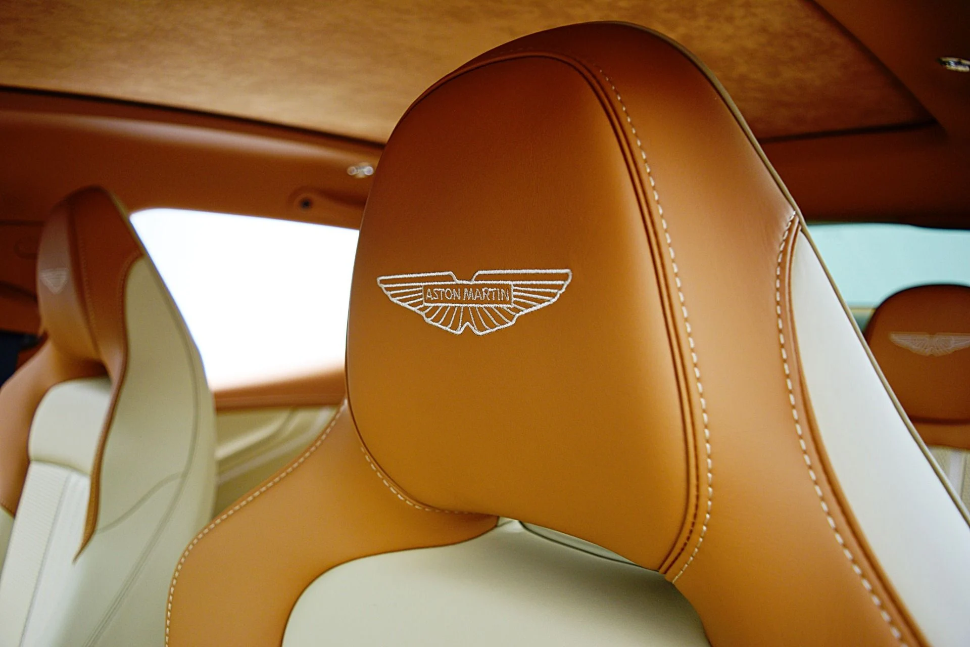 mph029_285320249_New_2025_Aston_Martin_DBX_707_b9da2419cc