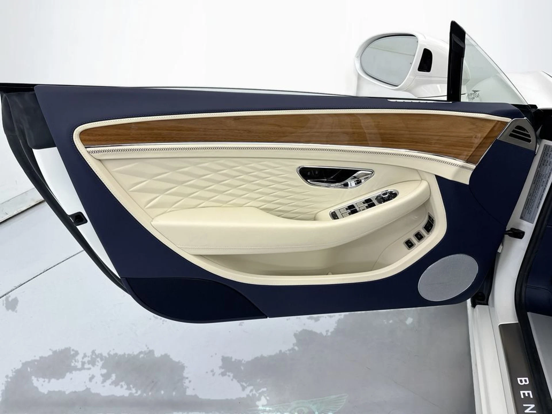 mph029_28665743_new_2026_bentley_continental_gtc_8119_22995386_30_1024_b32c024d67