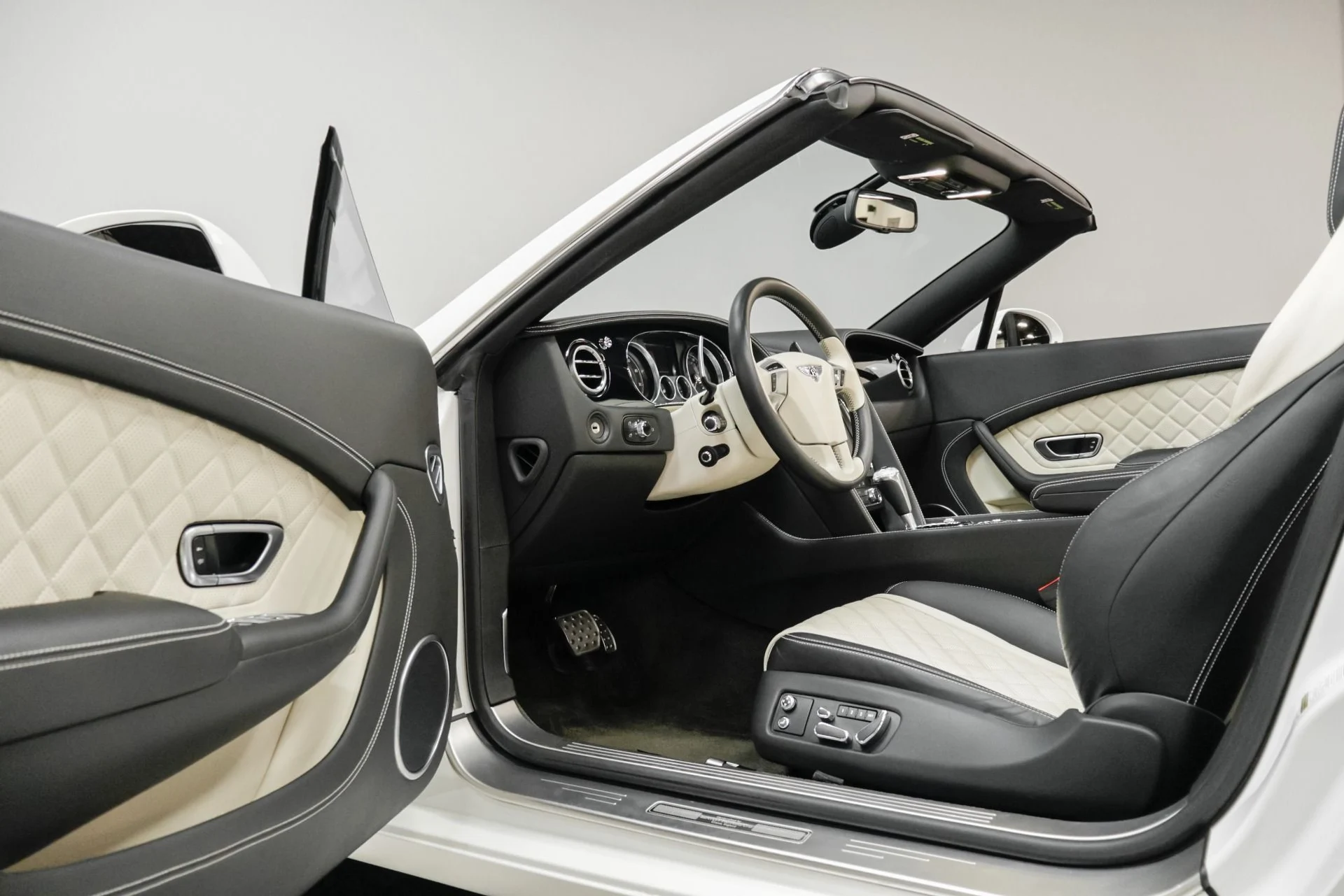 mph029_2869302702_Used_2016_Bentley_Continental_GT_W12_1765815646_58a2698d82