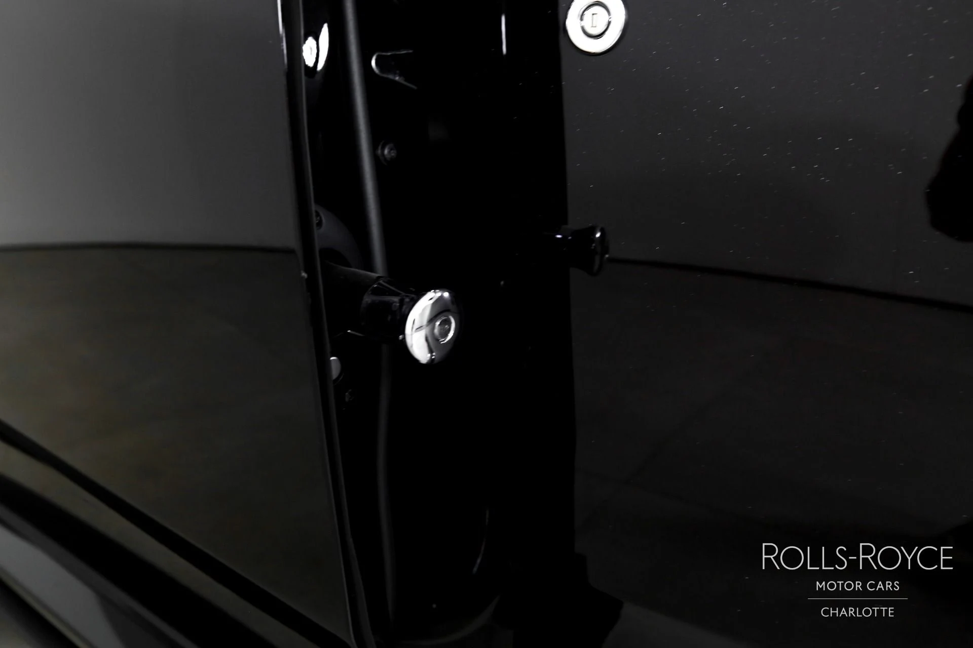 mph029_2873739286_Used_2023_Rolls_Royce_Black_Badge_Cullinan_1767375090_dfe9596926