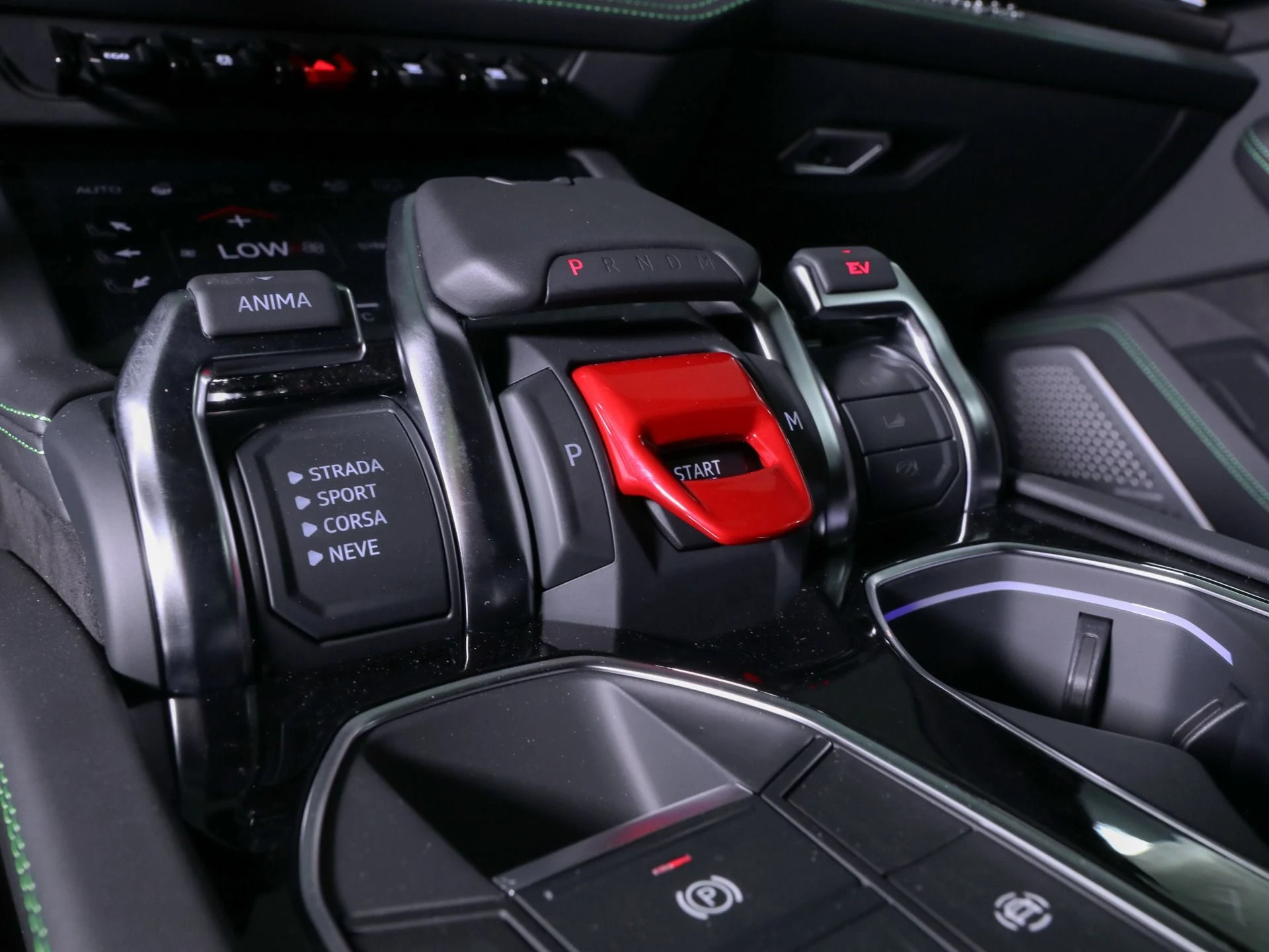 mph029_2876833277_New_2025_Lamborghini_Urus_SE_1756395127_74c5ba1f34