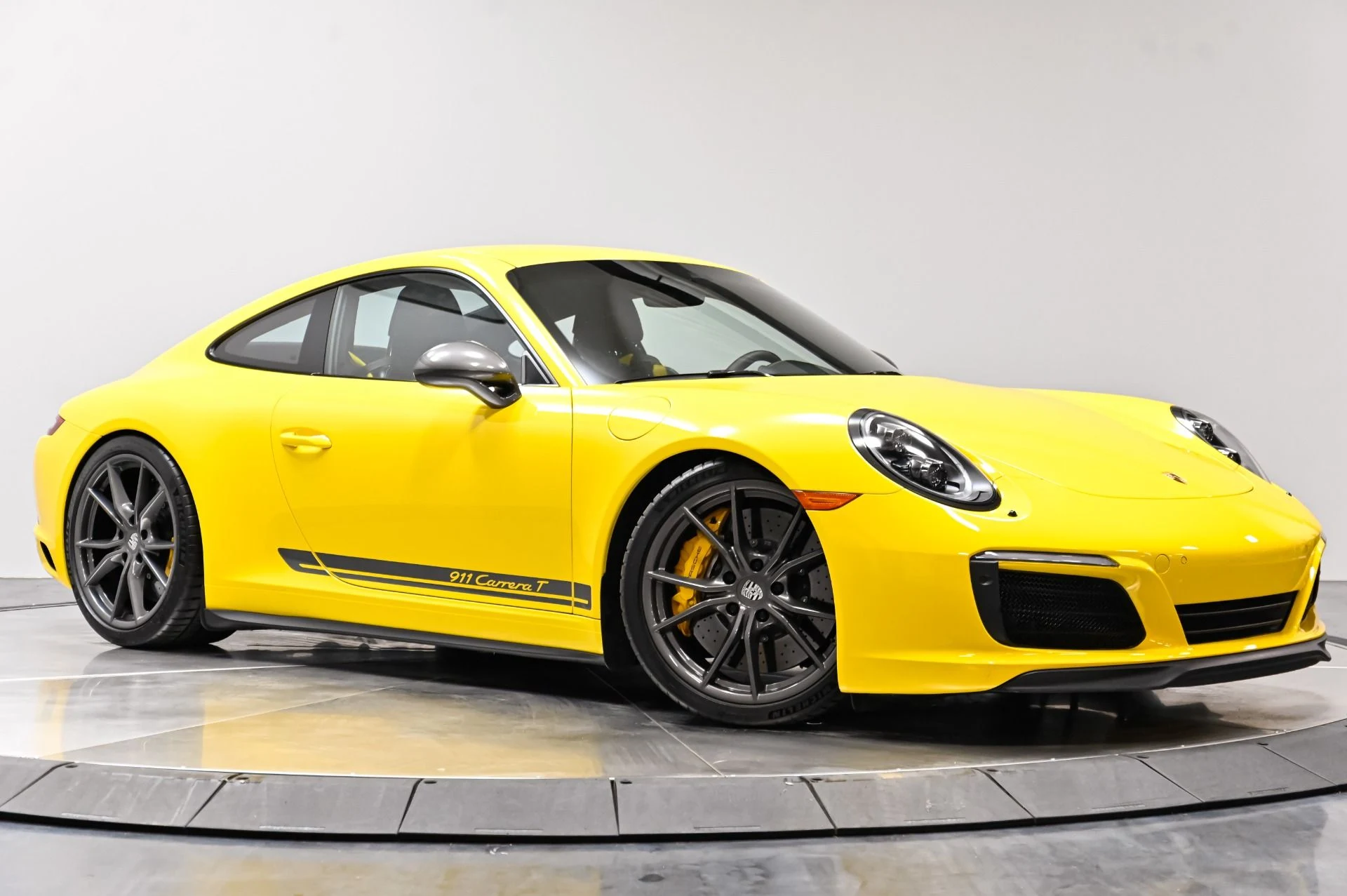 mph029_2876984667_Used_2018_Porsche_911_Carrera_T_1790277713_92f3e75b89