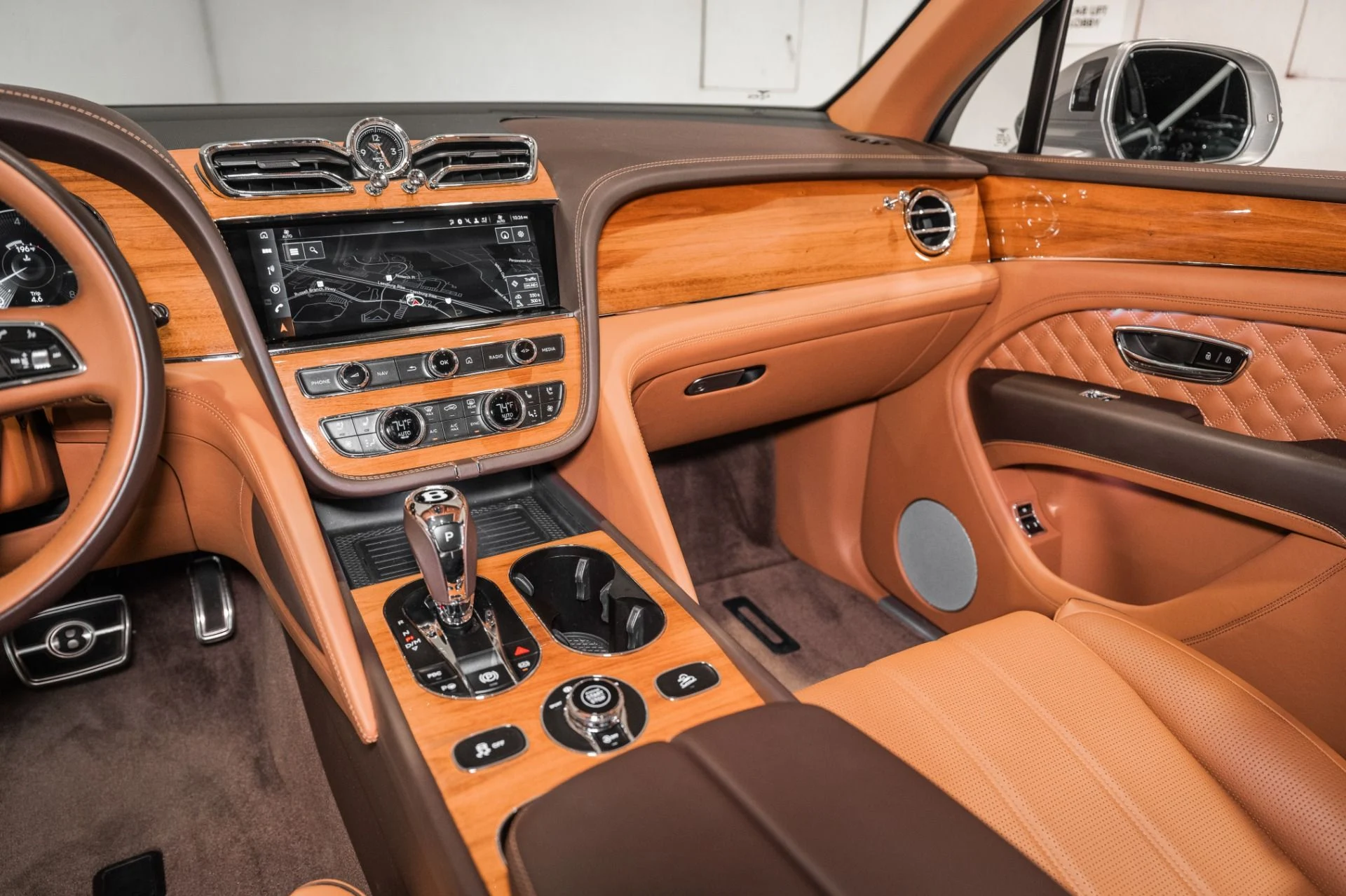 mph029_2877014884_Used_2022_Bentley_Bentayga_V8_1792247818_c1d82b0bbe