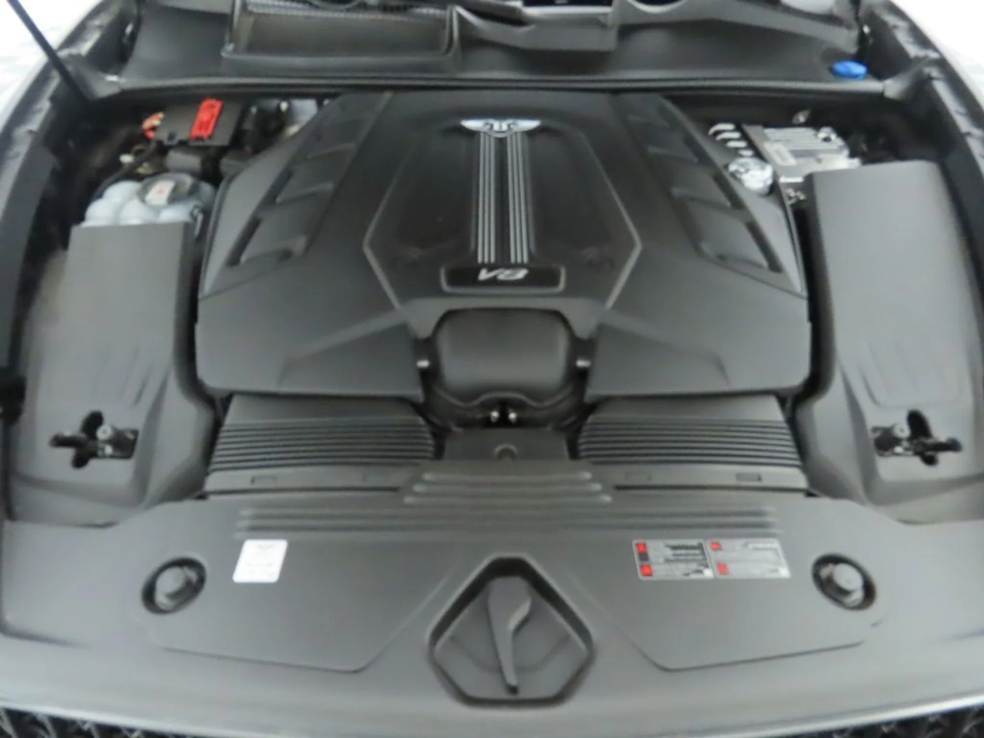 mph029_2886202801_used_2023_bentley_bentayga_ewb_azure_8119_22967334_30_1024_f75f832e8c